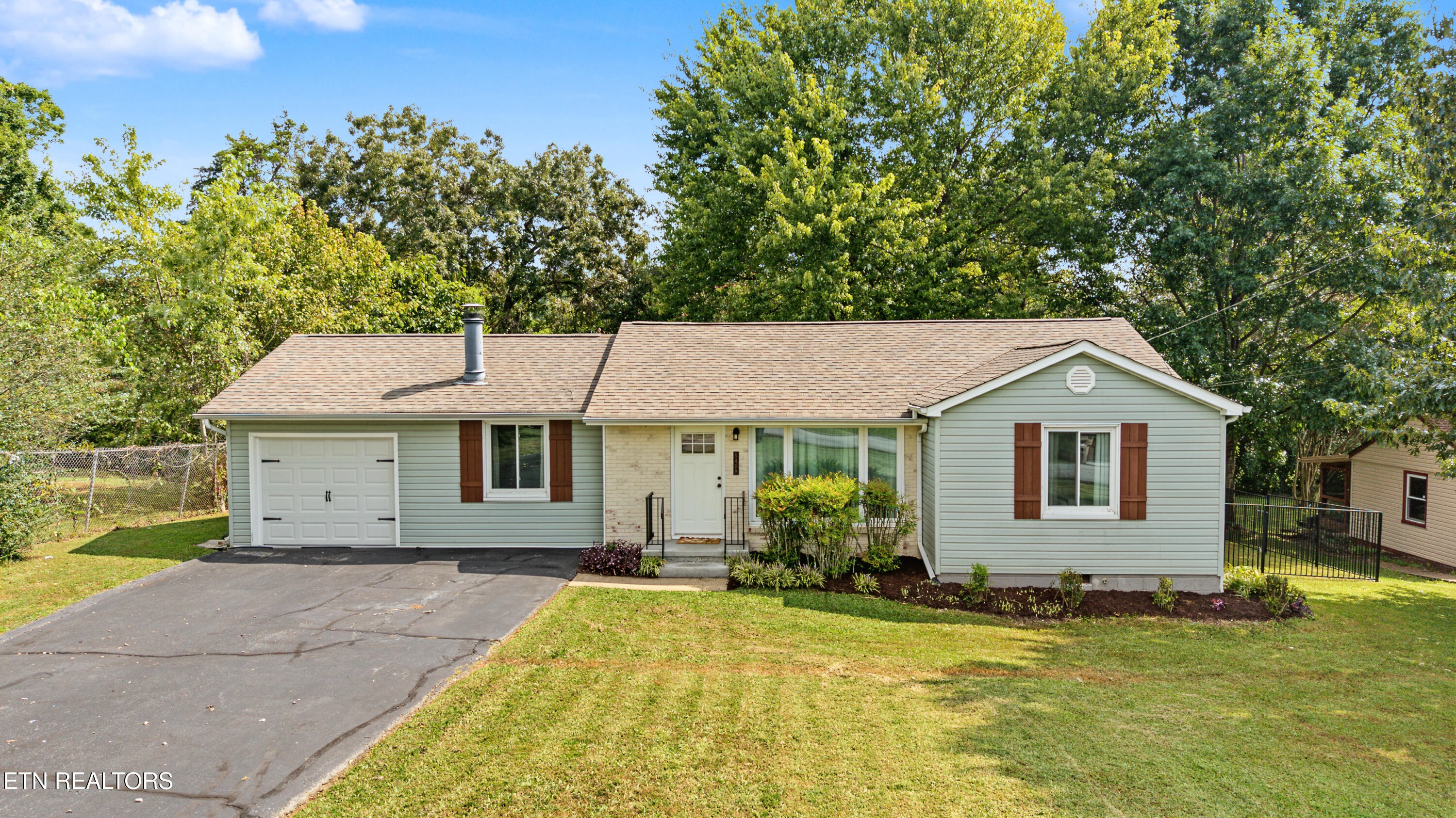 5408 Stoneoak Lane Knoxville TN 37920