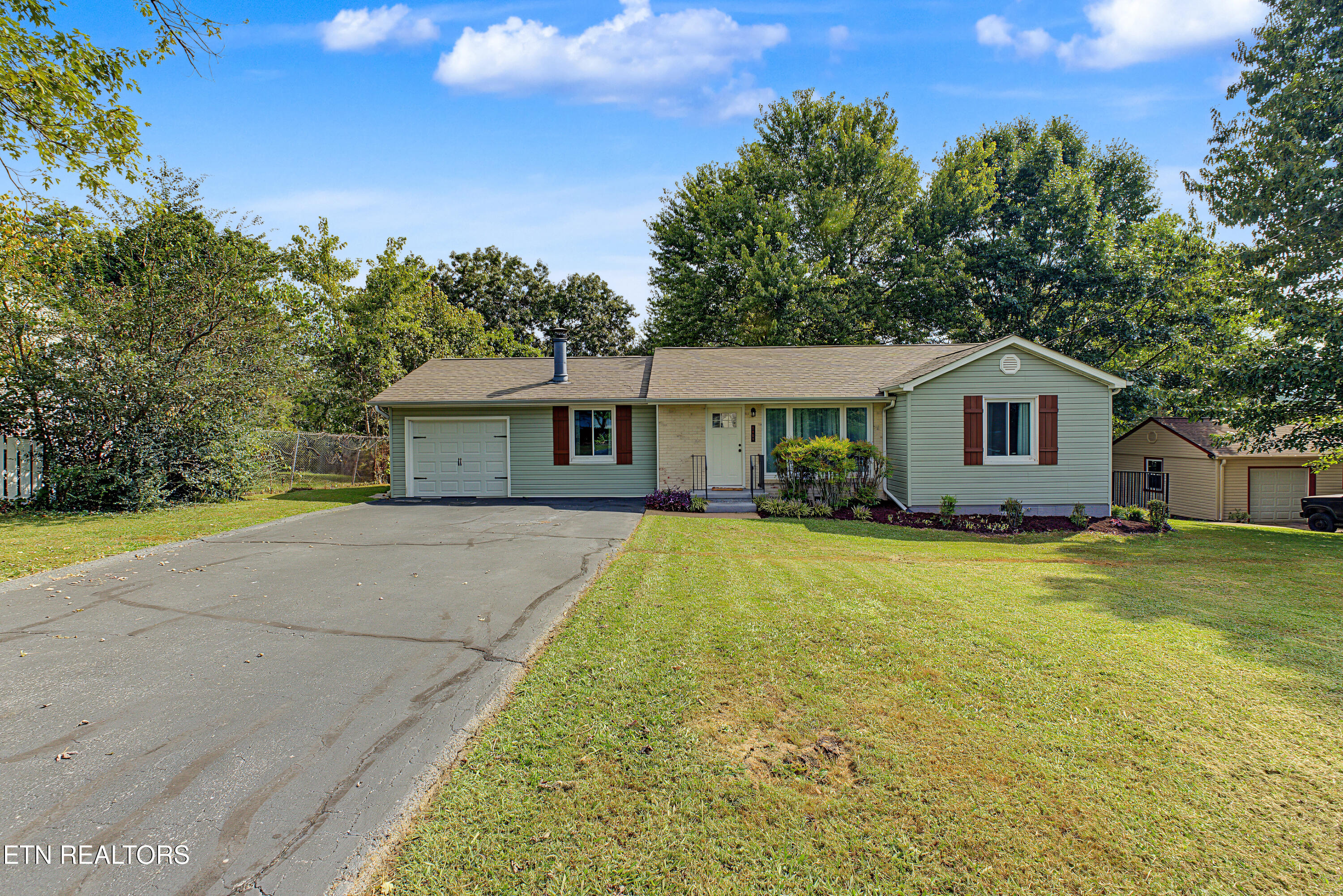 5408 Stoneoak Lane Knoxville TN 37920