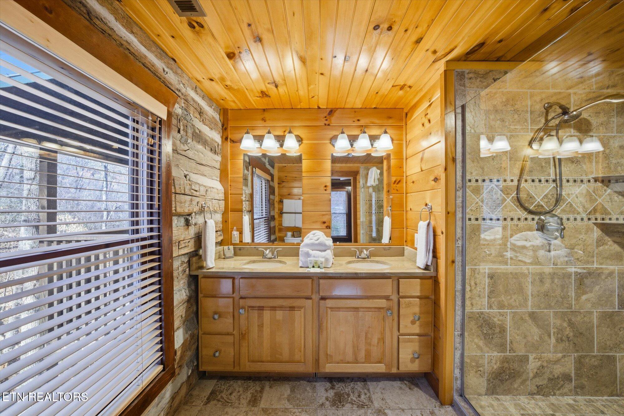 1329 N Baden Drive Gatlinburg TN 37738