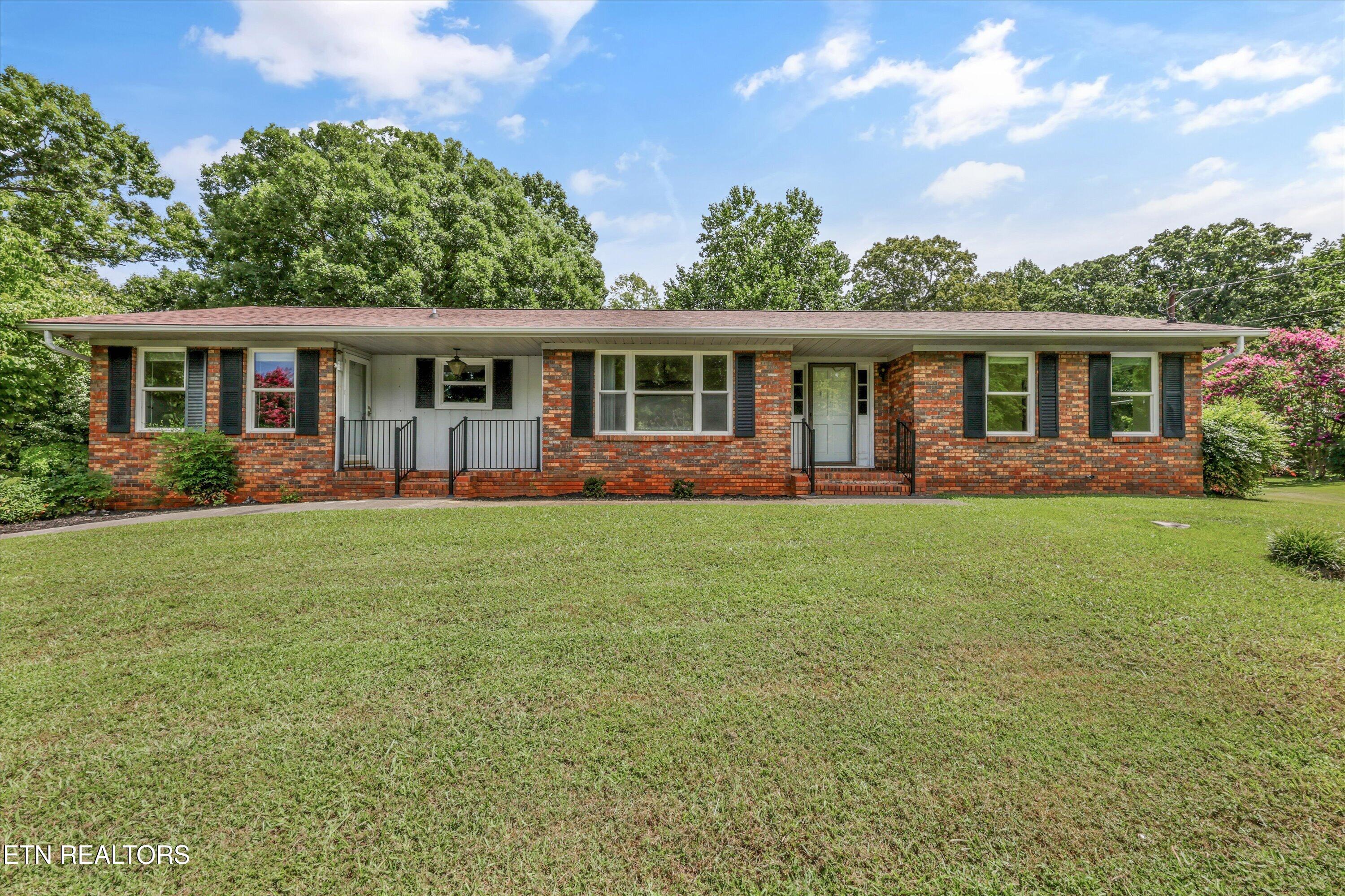 3923 Riverview Drive Maryville TN 37804