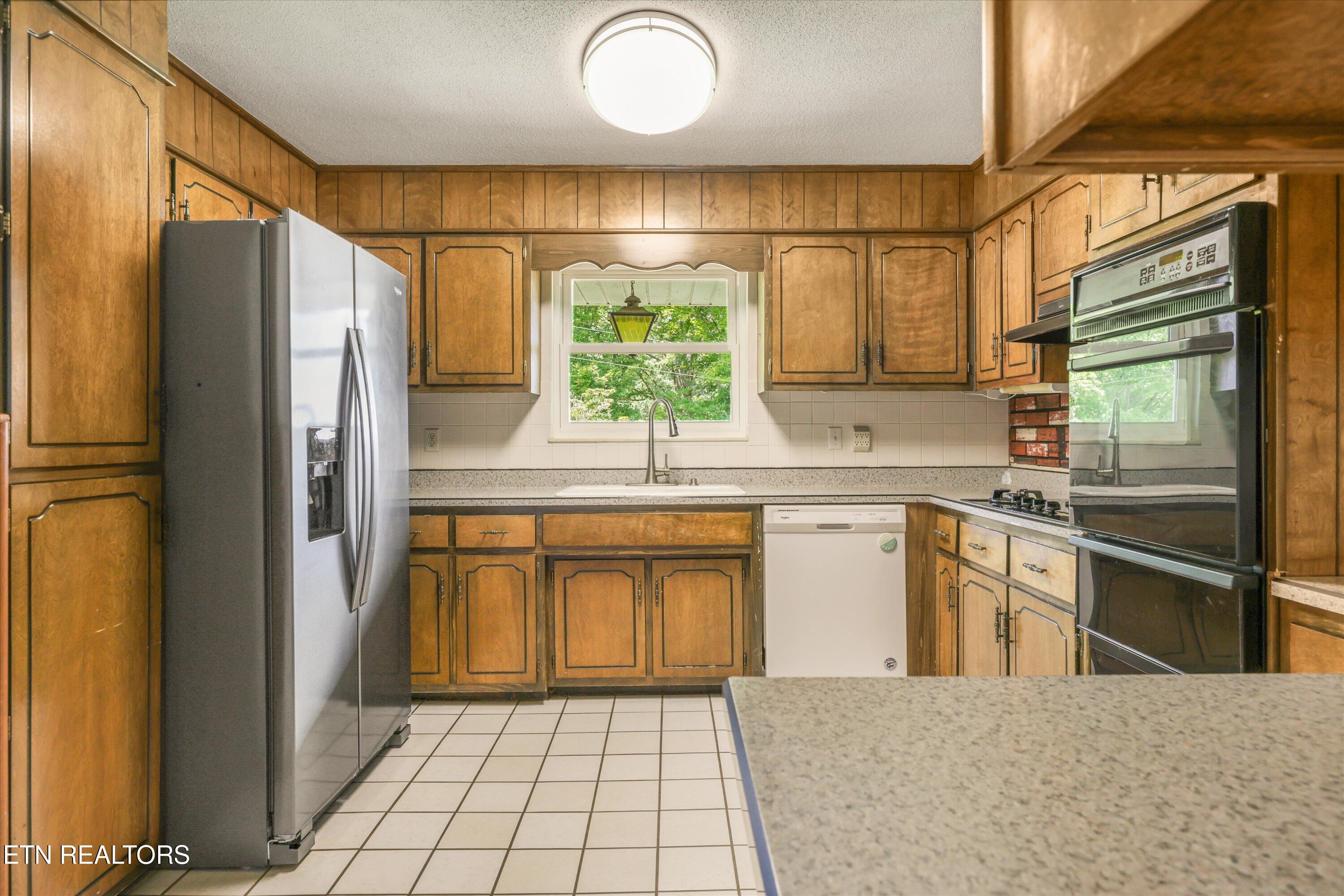 3923 Riverview Drive Maryville TN 37804
