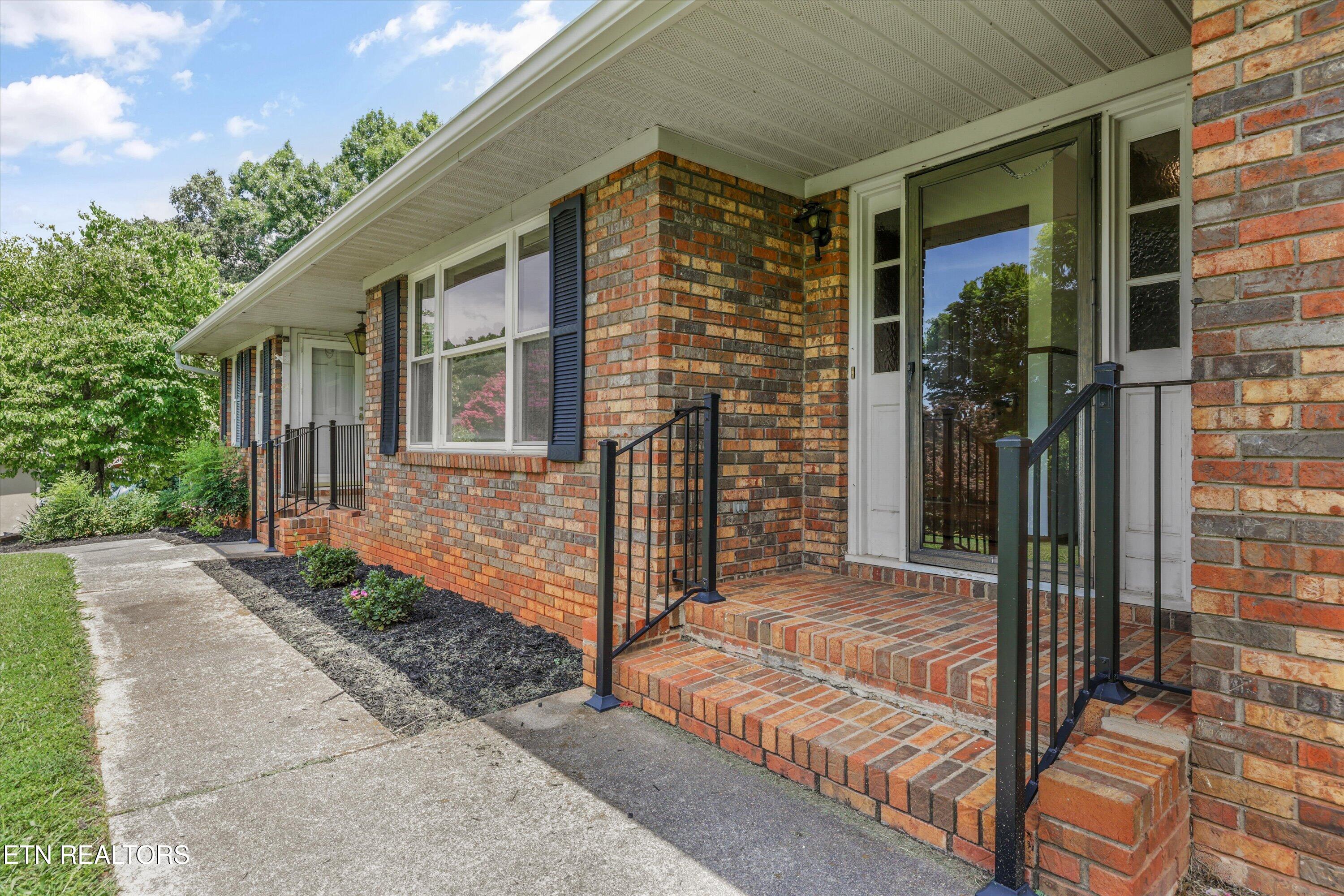 3923 Riverview Drive Maryville TN 37804