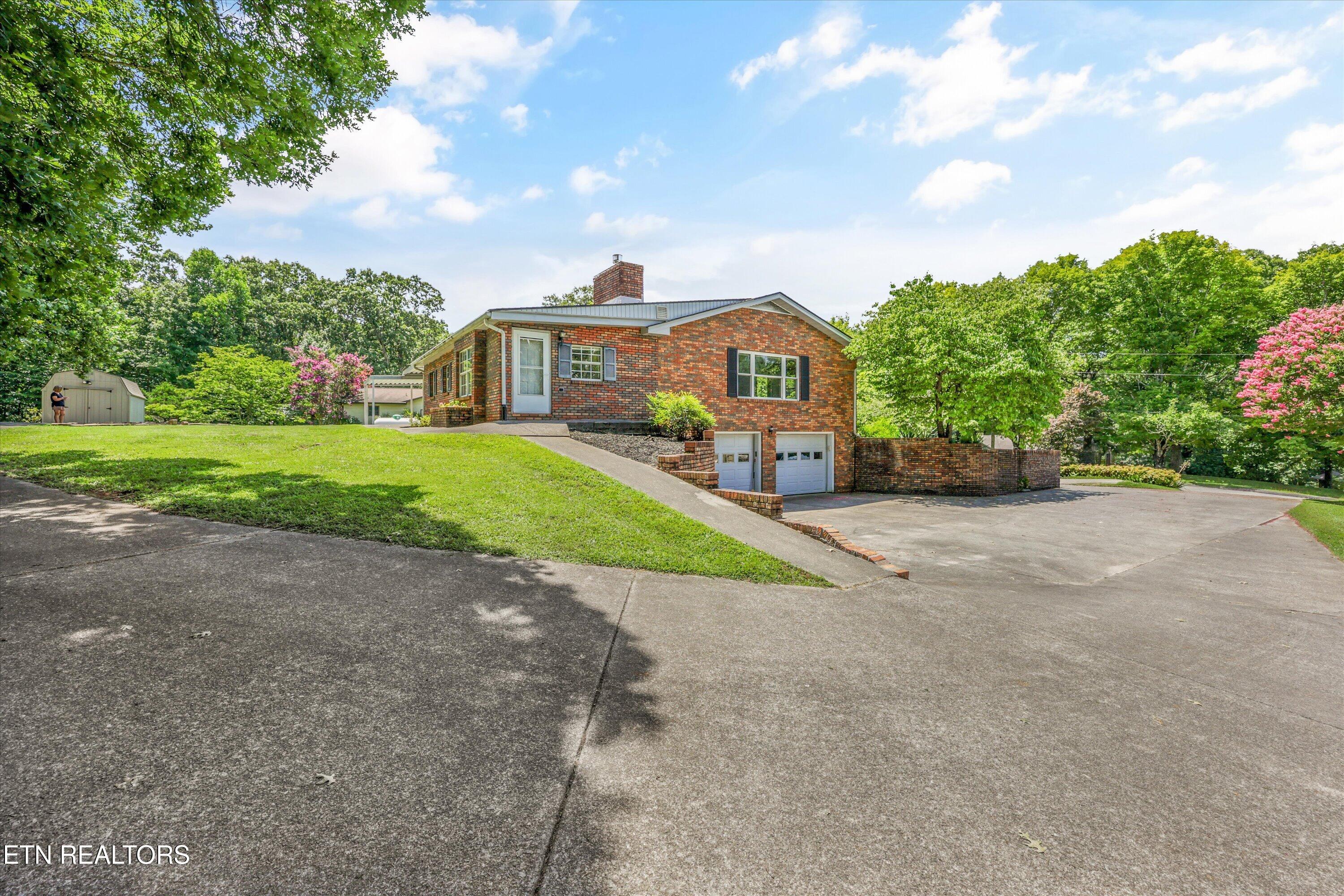 3923 Riverview Drive Maryville TN 37804