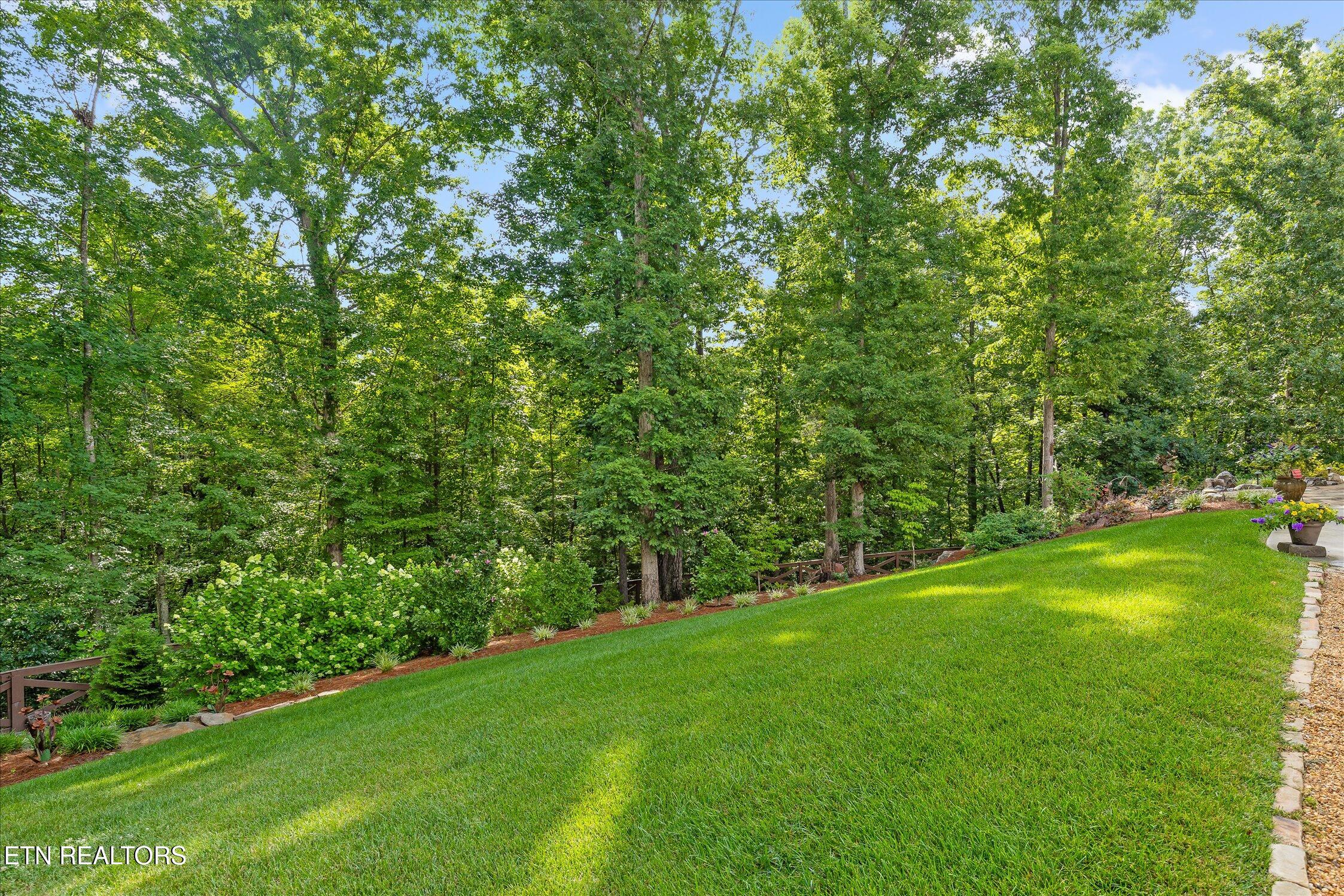 697 Sugar Leaf Lane Soddy-daisy TN 37379