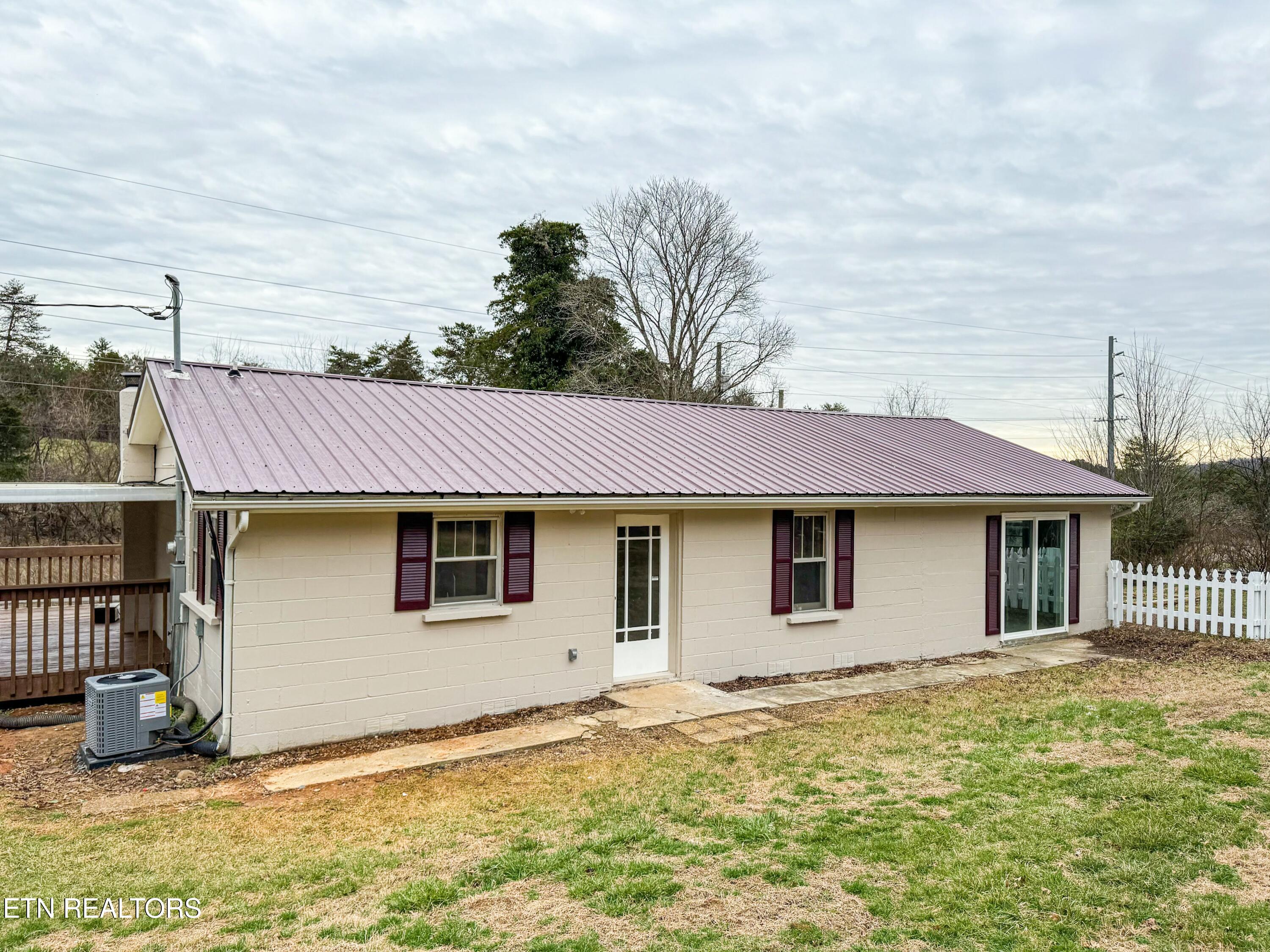 1348 Alberta Jones Road Dandridge TN 37725