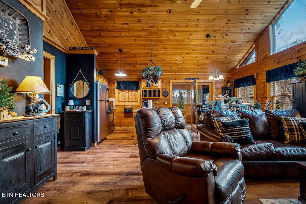 919 Deer Run Way Sevierville TN 37862