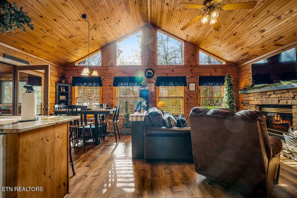 919 Deer Run Way Sevierville TN 37862