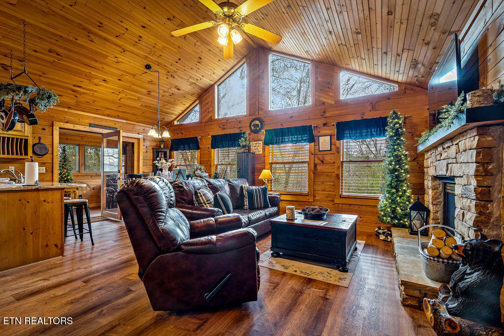 919 Deer Run Way Sevierville TN 37862