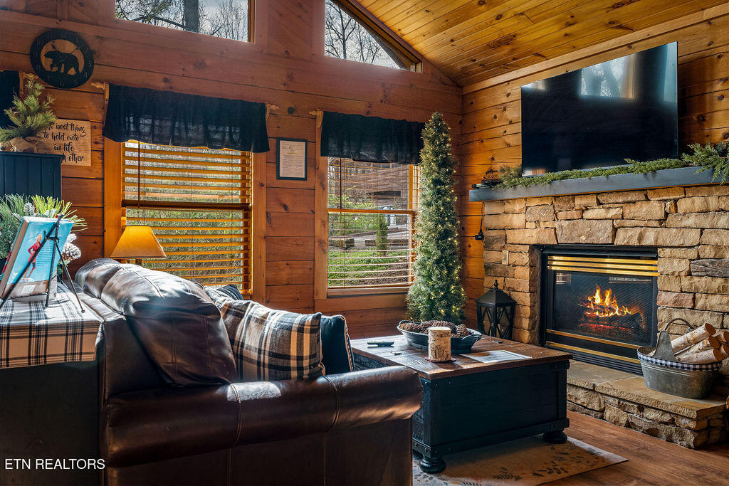919 Deer Run Way Sevierville TN 37862
