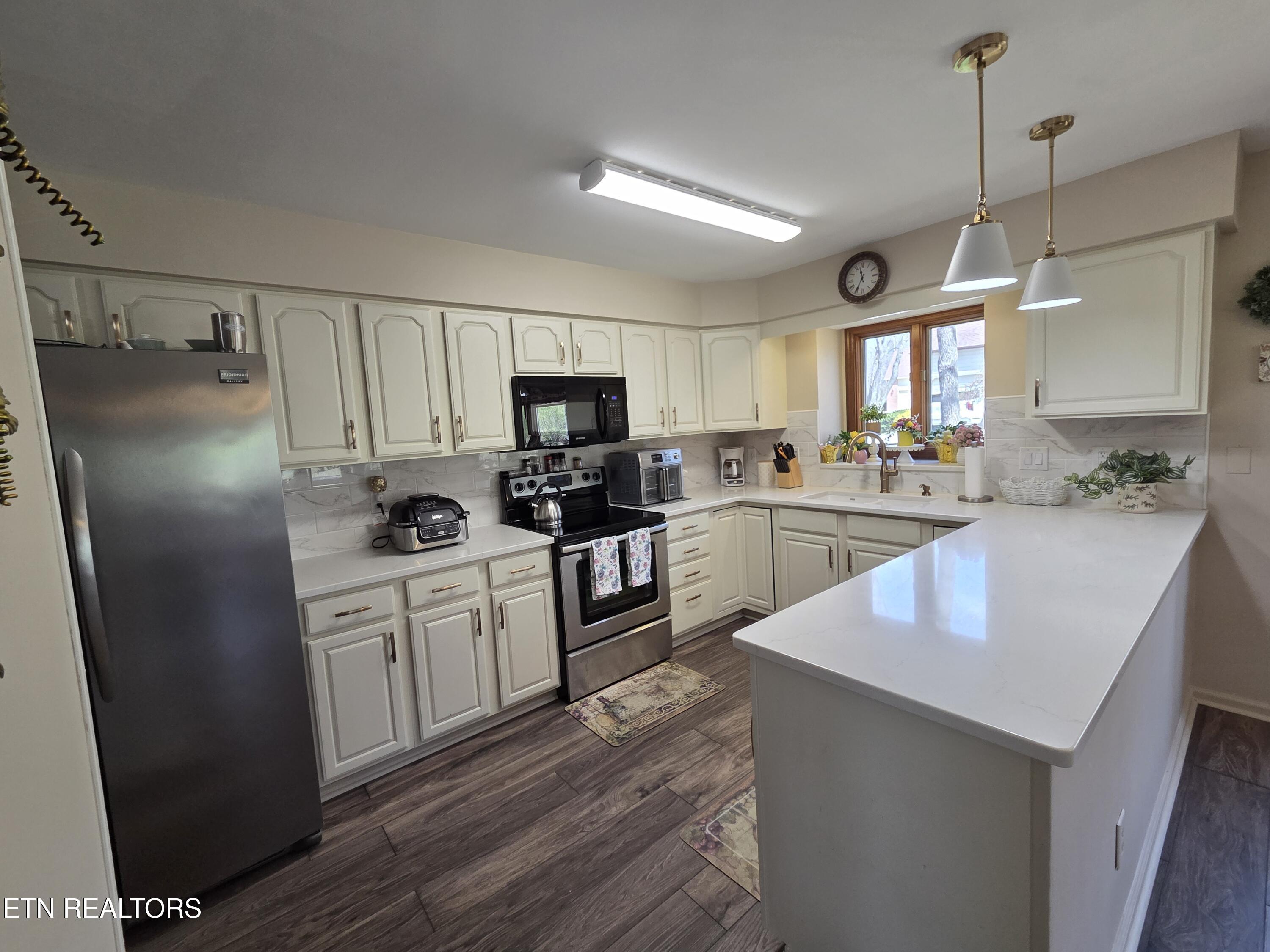 107 Wickham Lane Crossville TN 38558