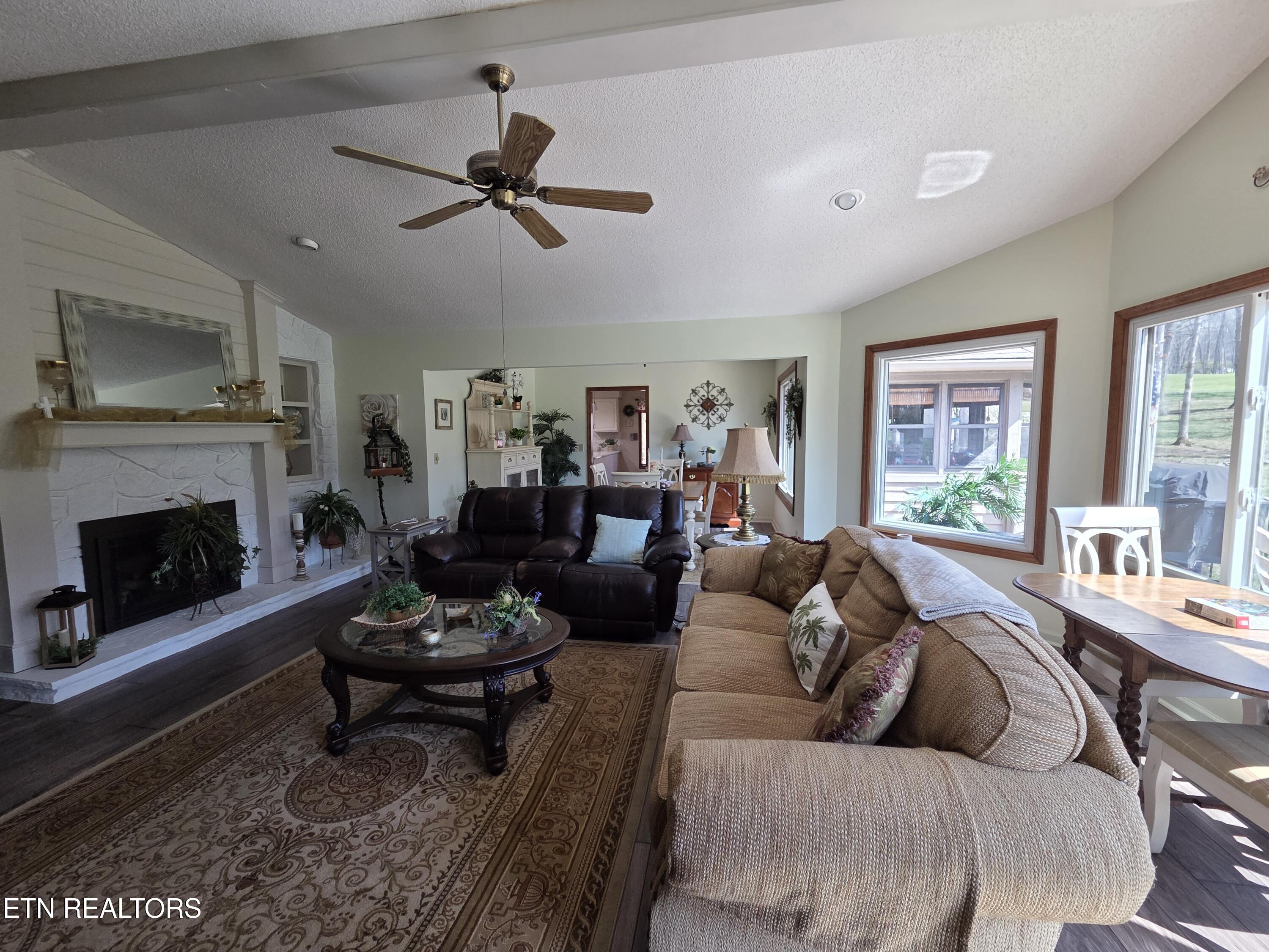 107 Wickham Lane Crossville TN 38558