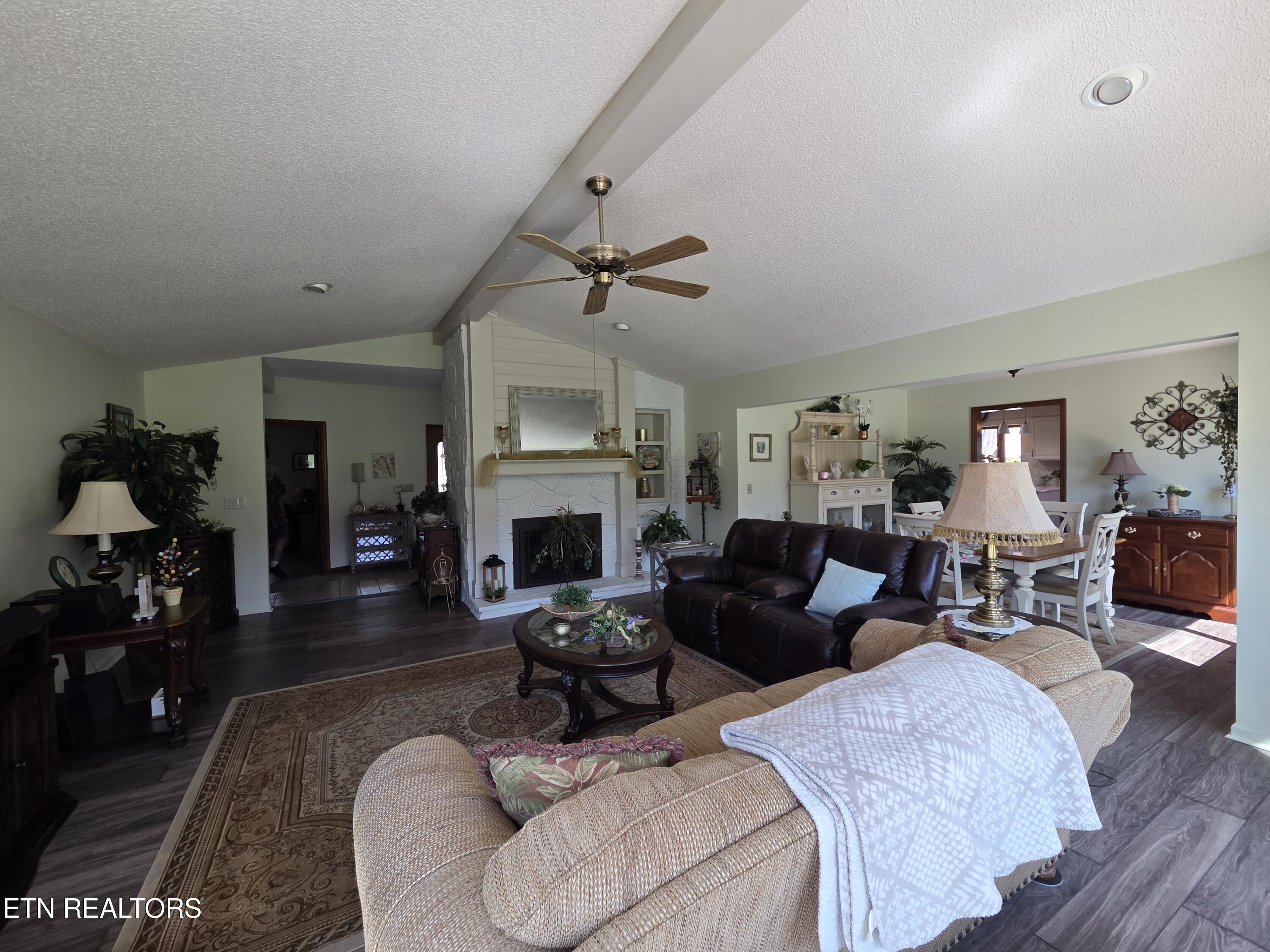 107 Wickham Lane Crossville TN 38558