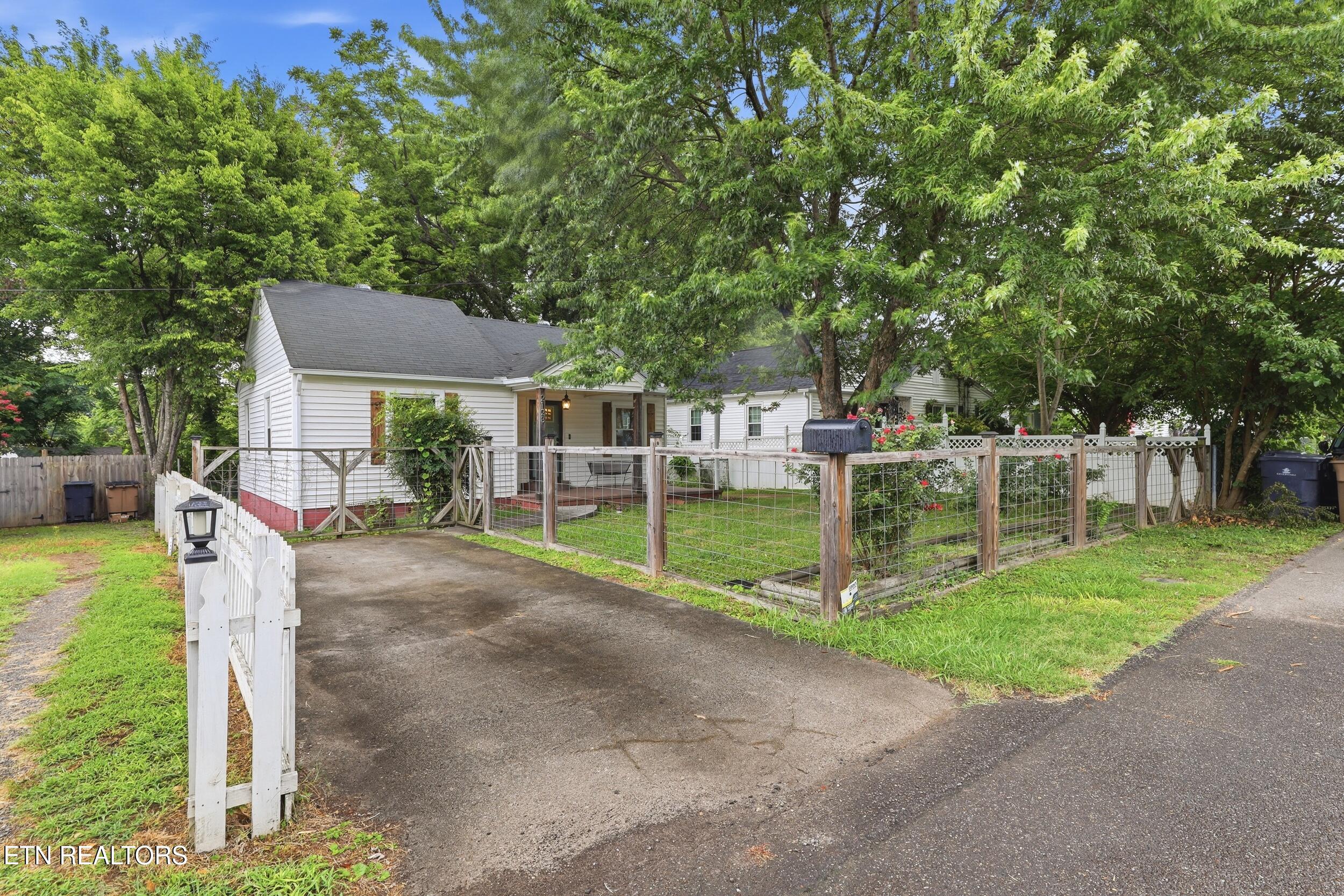 2123 Belvoir Avenue Knoxville TN 37917