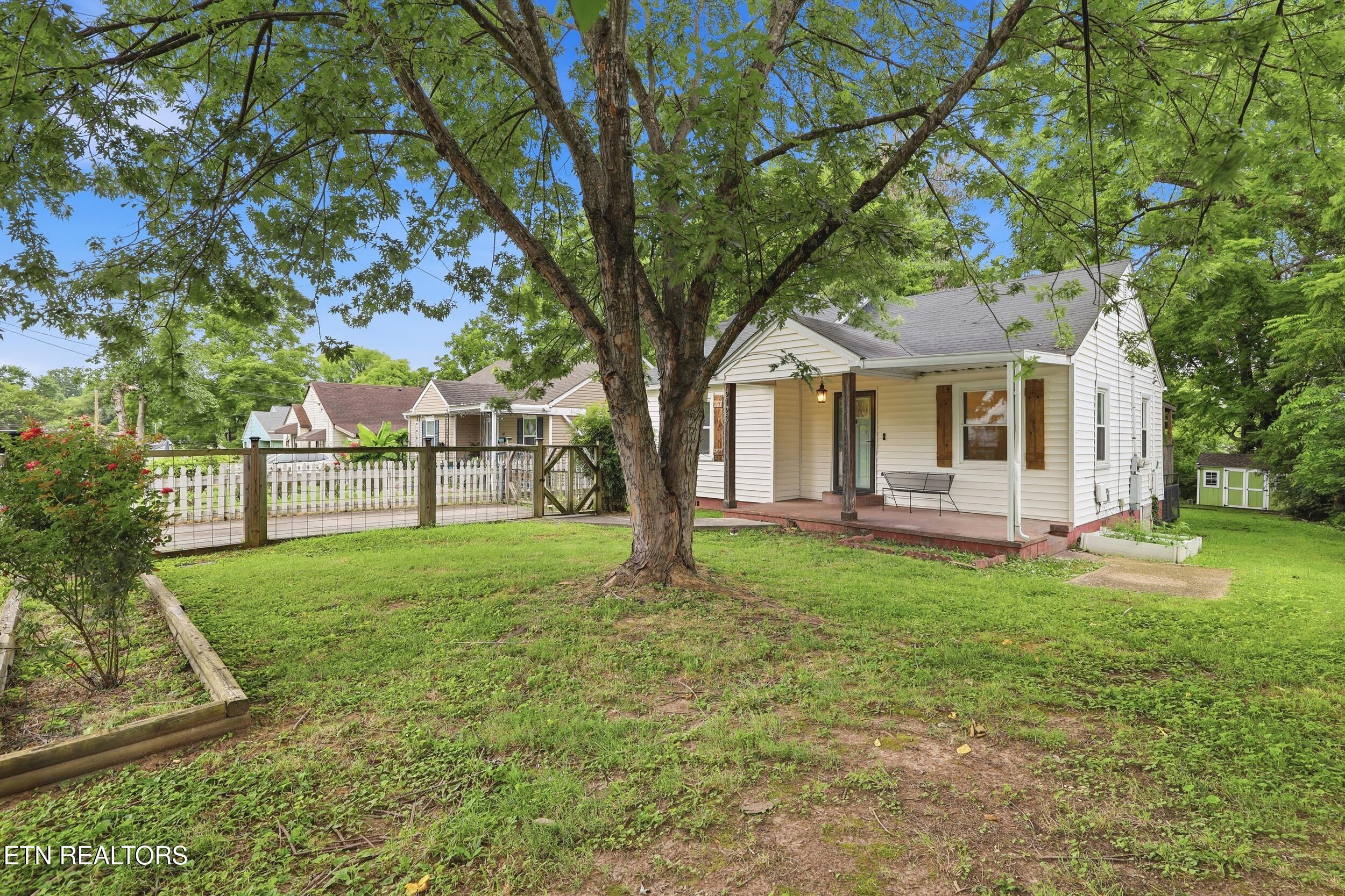 2123 Belvoir Avenue Knoxville TN 37917