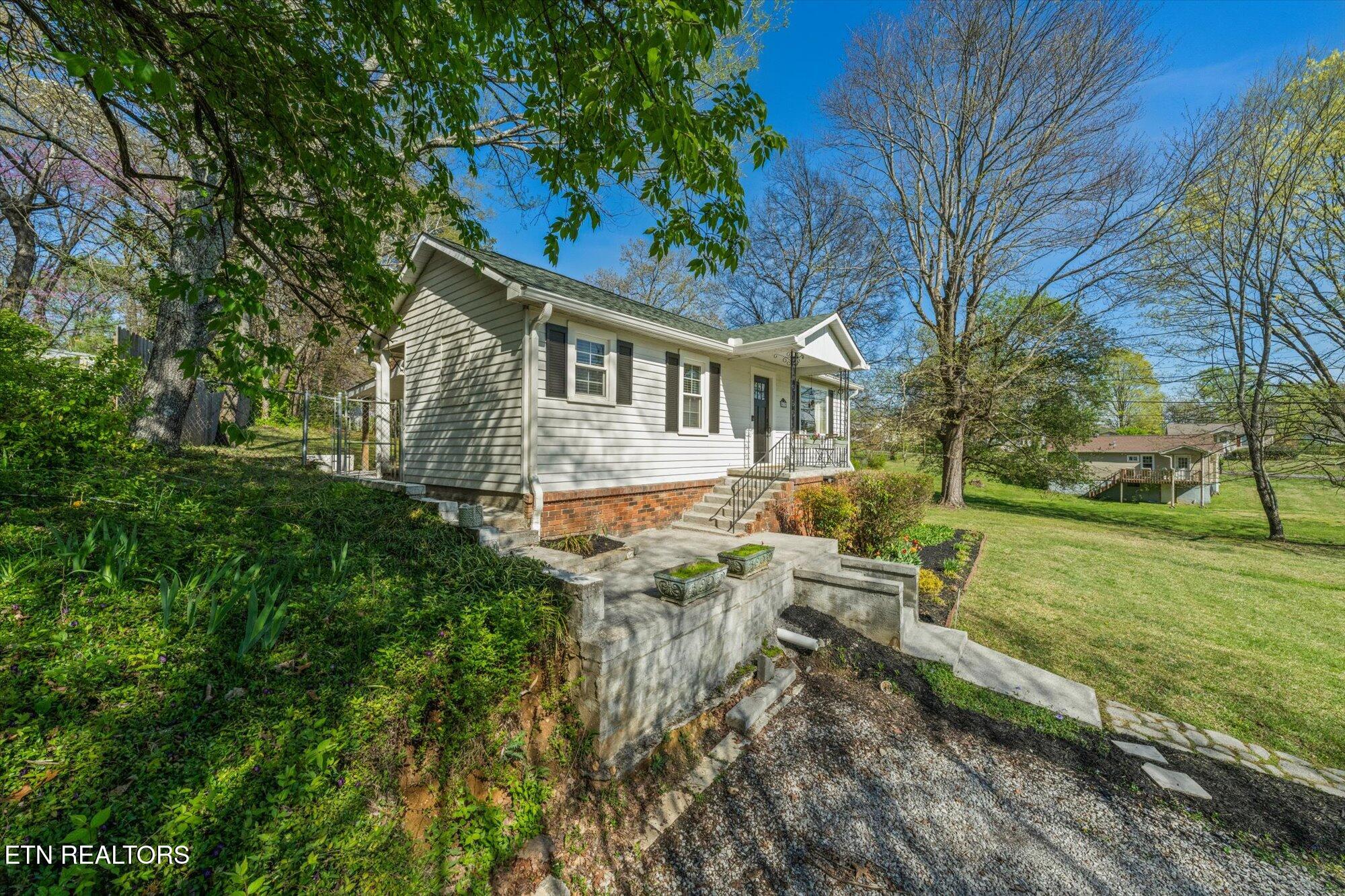 6010 Oak Road Knoxville TN 37912