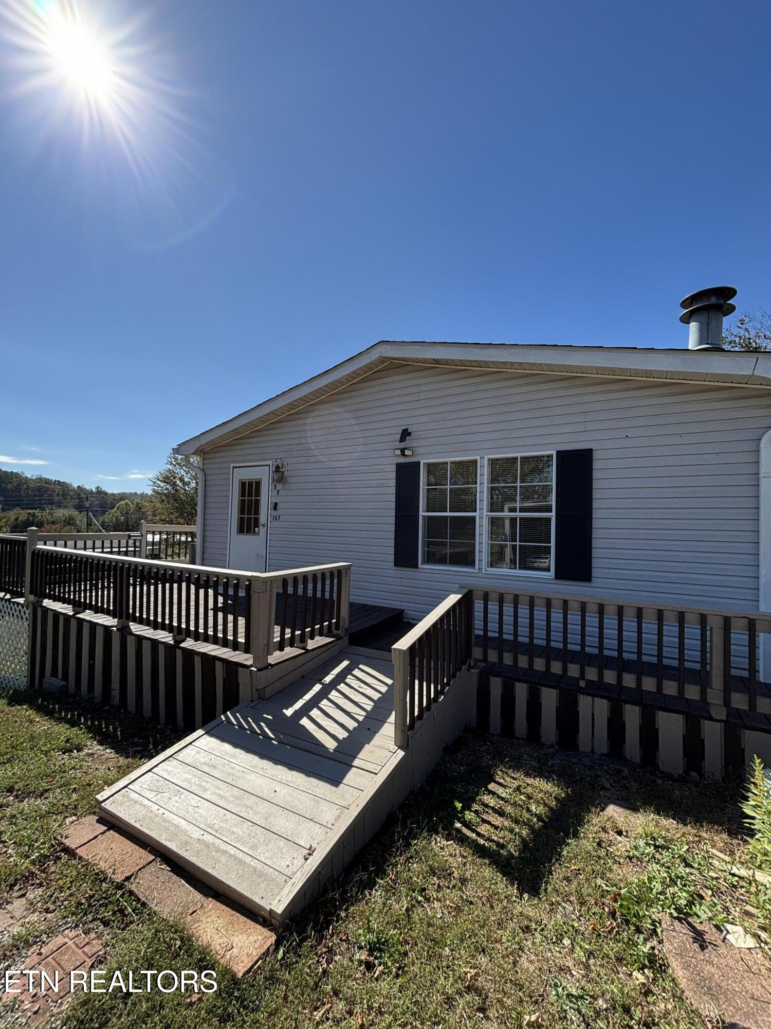 157 Russell Acres Speedwell TN 37870
