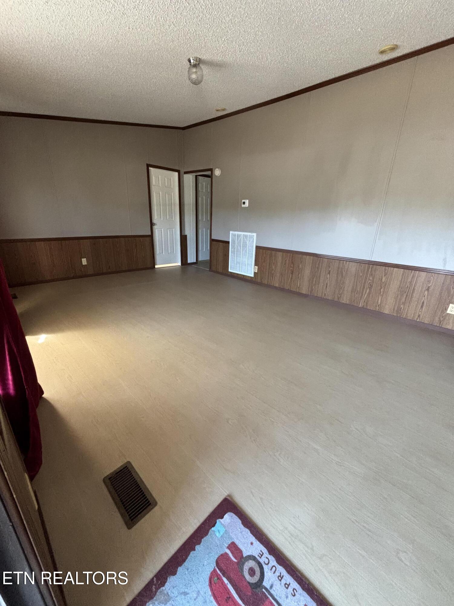 157 Russell Acres Speedwell TN 37870