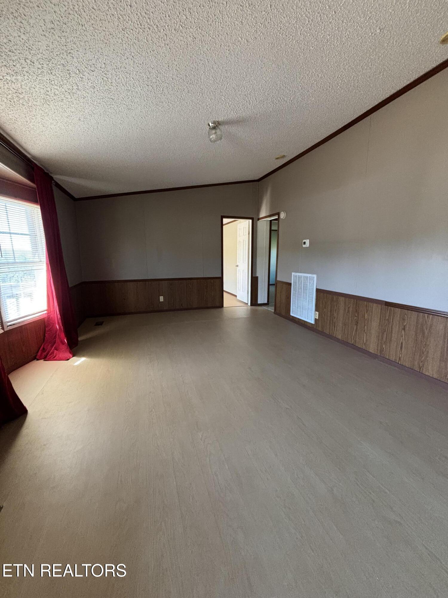 157 Russell Acres Speedwell TN 37870