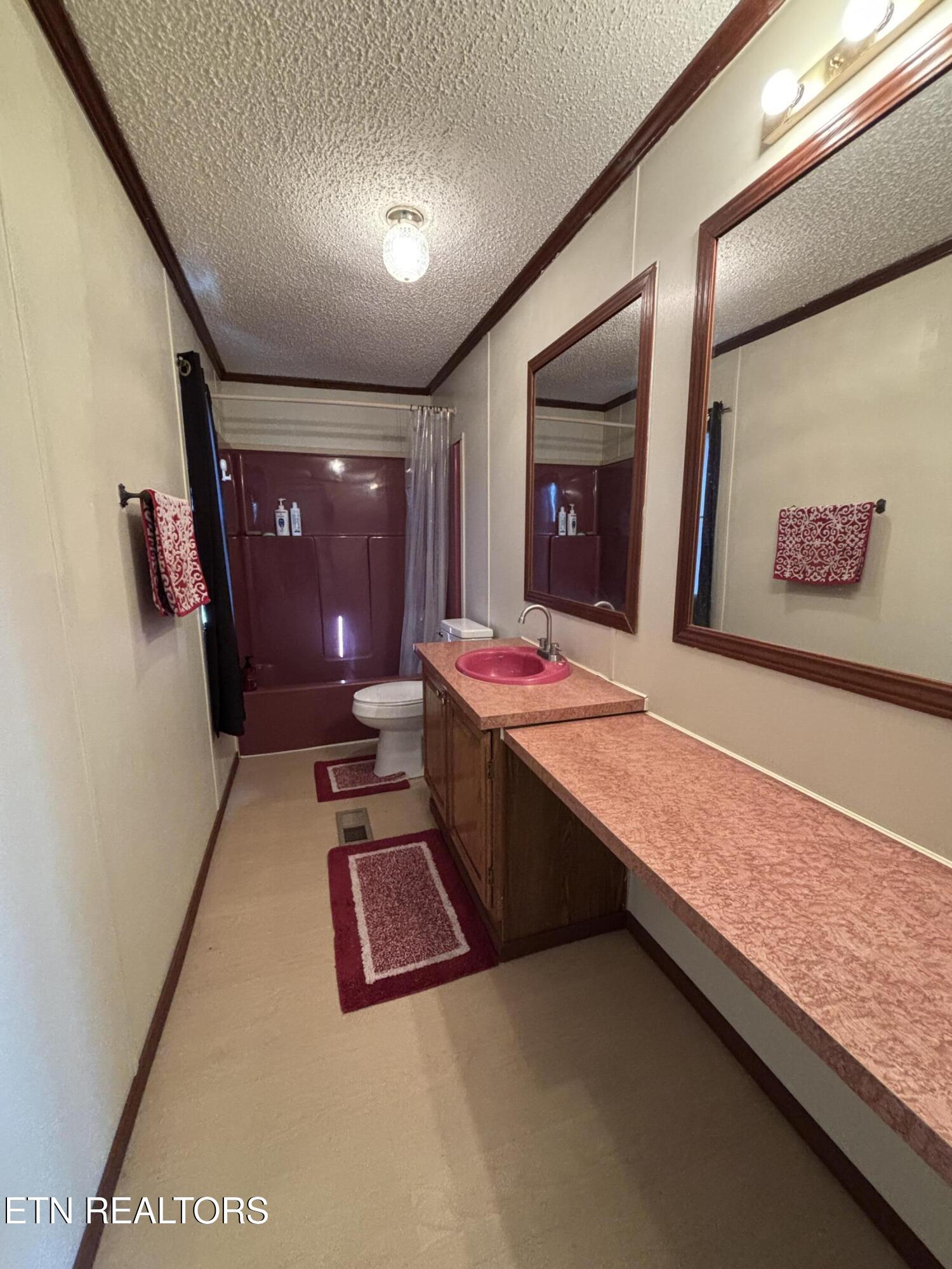 157 Russell Acres Speedwell TN 37870