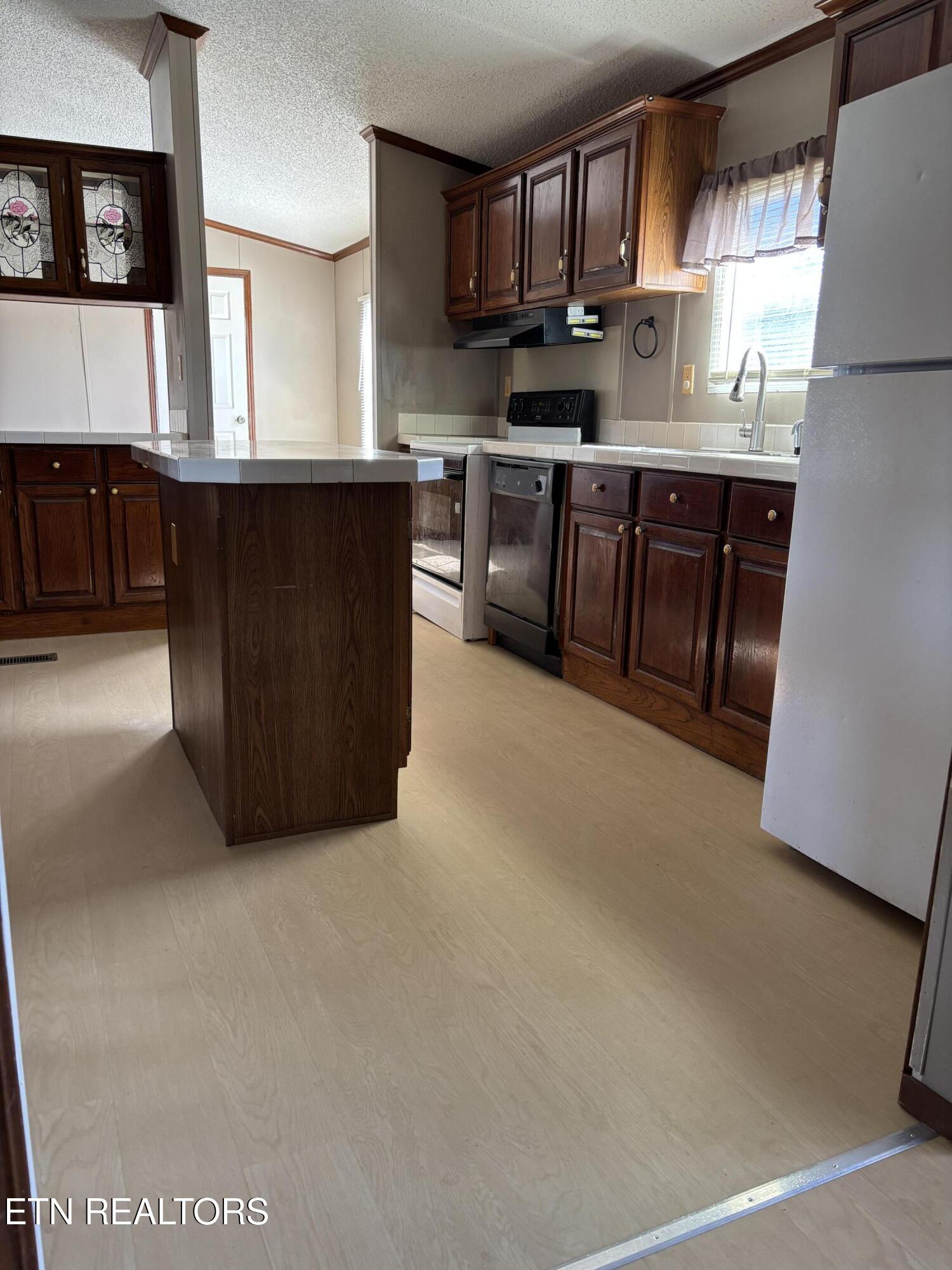 157 Russell Acres Speedwell TN 37870