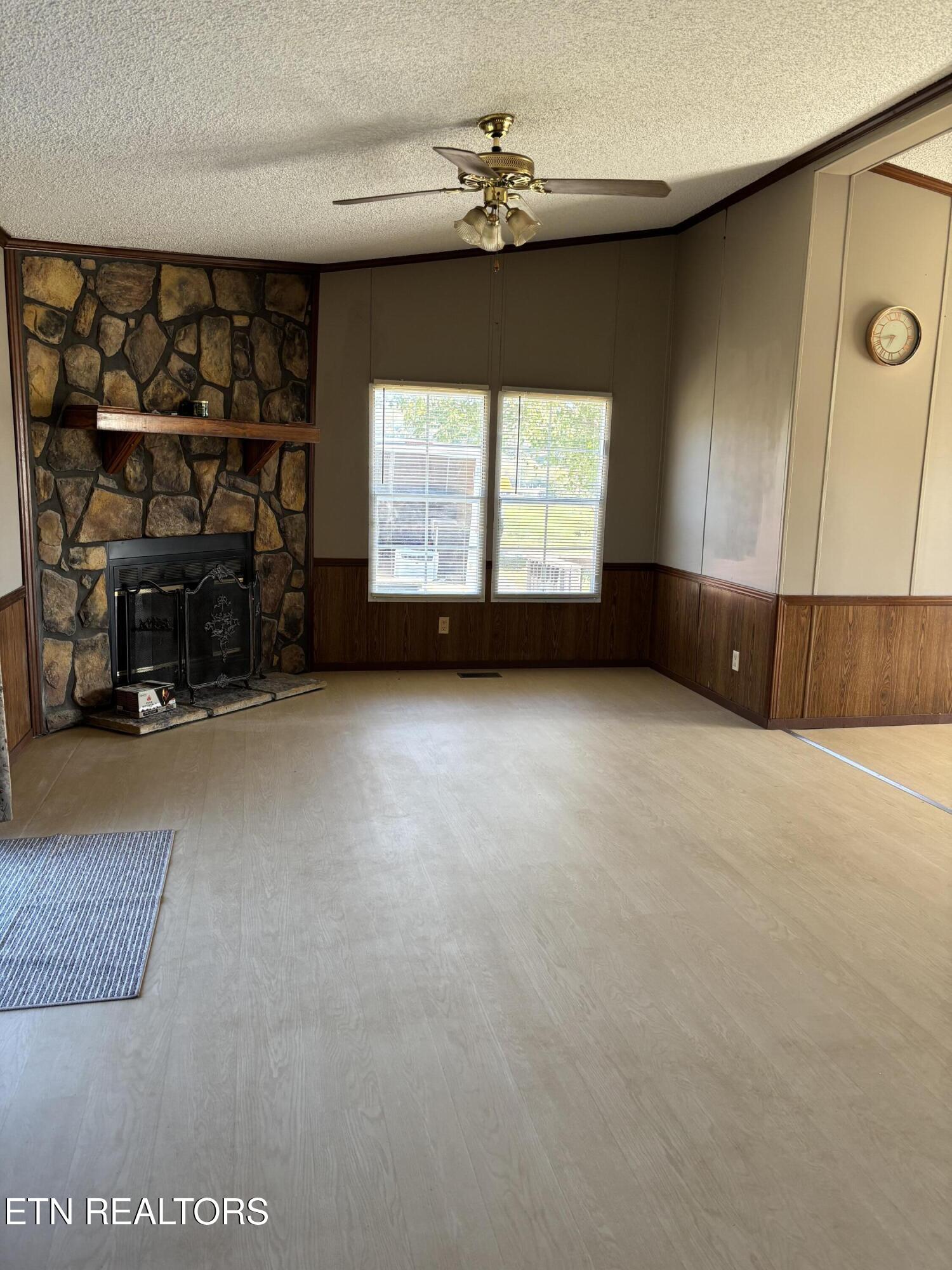 157 Russell Acres Speedwell TN 37870