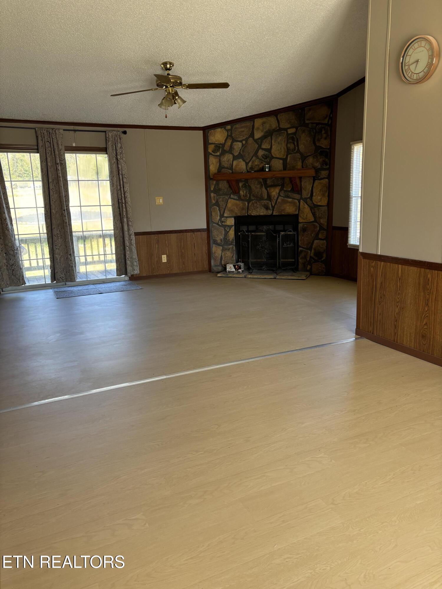 157 Russell Acres Speedwell TN 37870