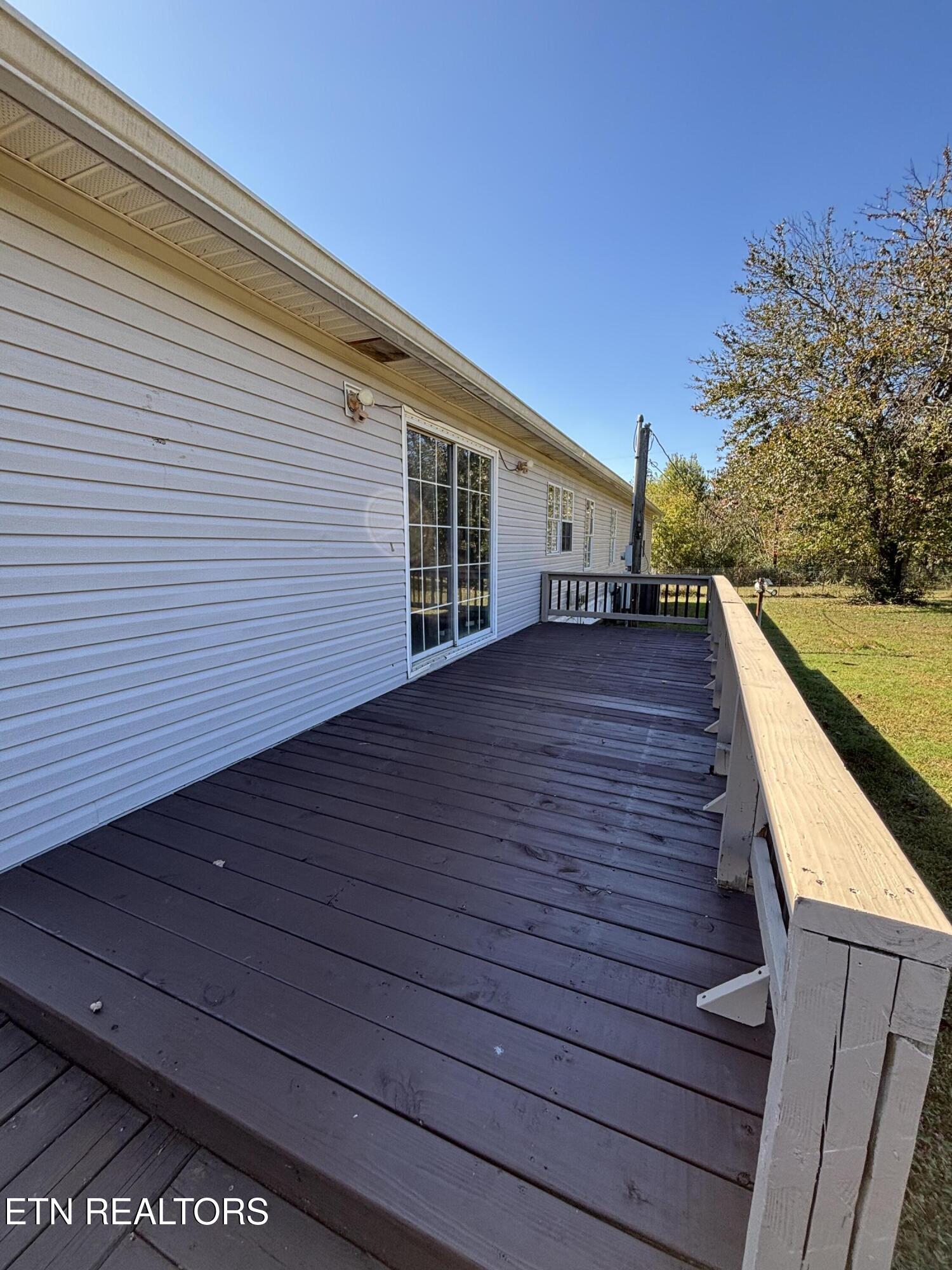 157 Russell Acres Speedwell TN 37870