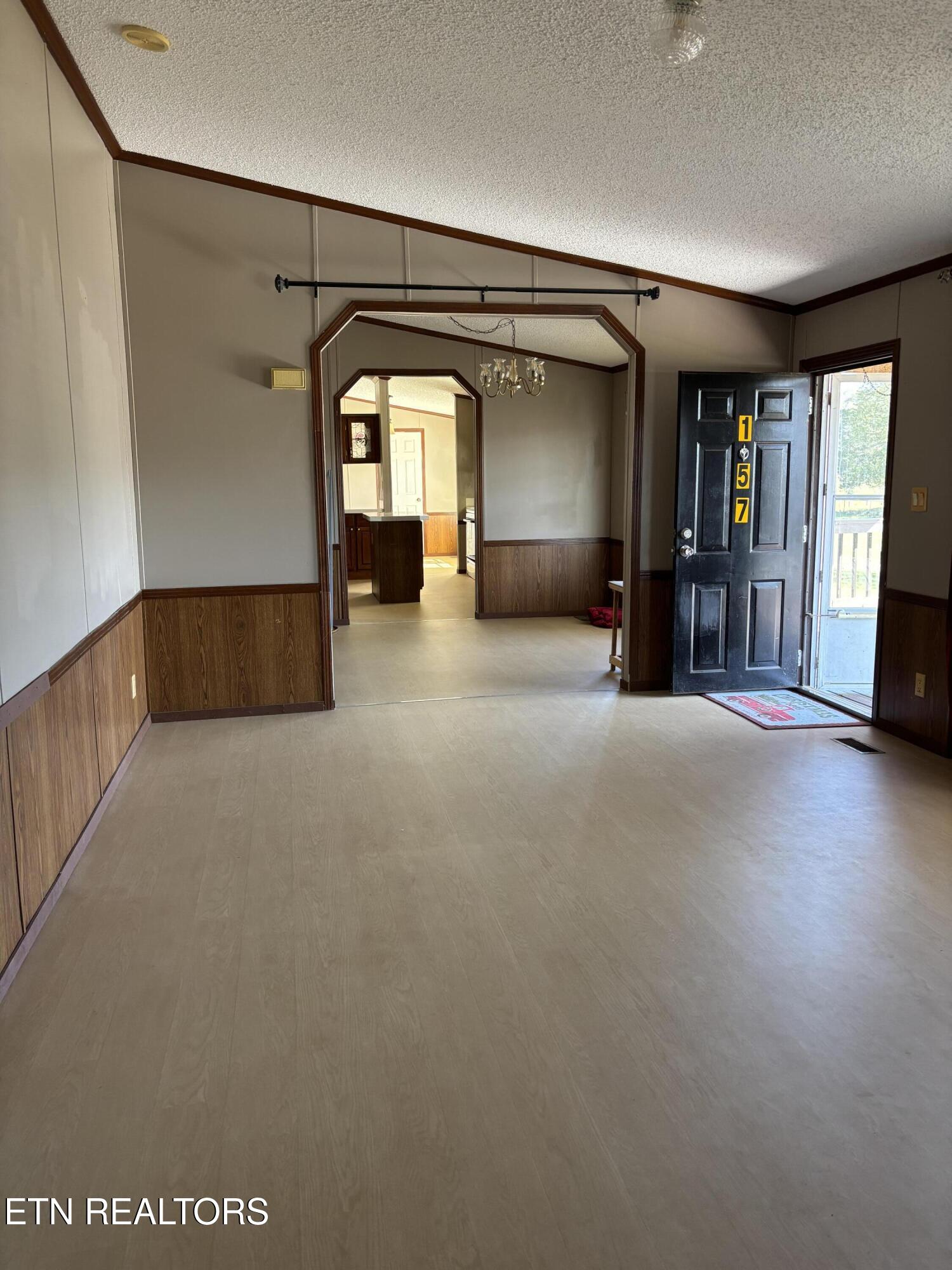 157 Russell Acres Speedwell TN 37870