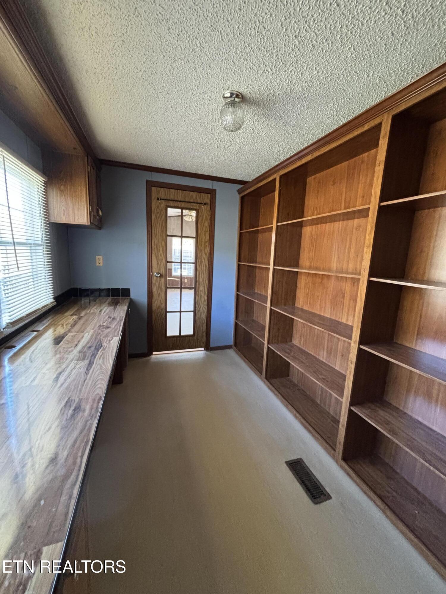 157 Russell Acres Speedwell TN 37870