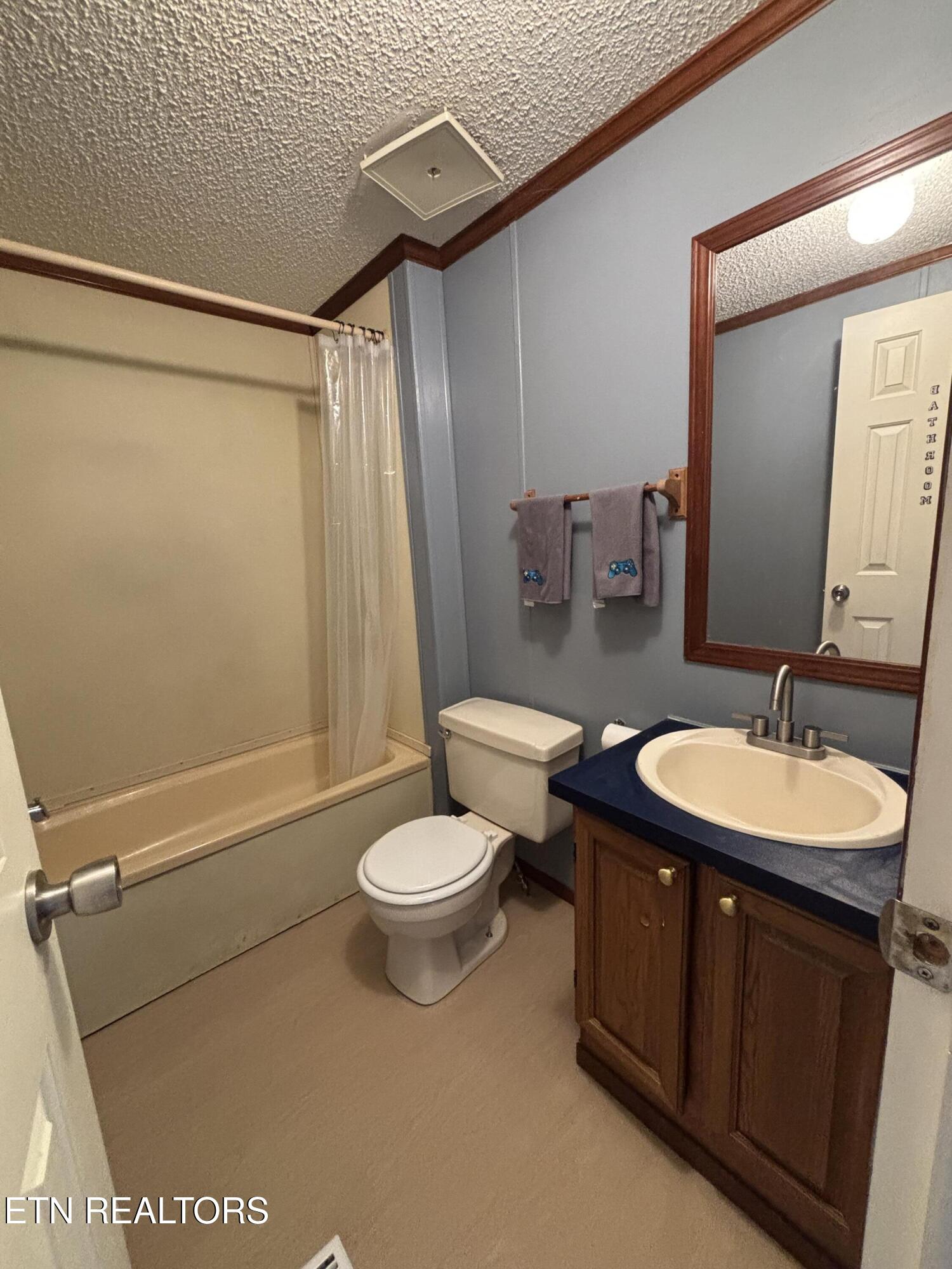 157 Russell Acres Speedwell TN 37870