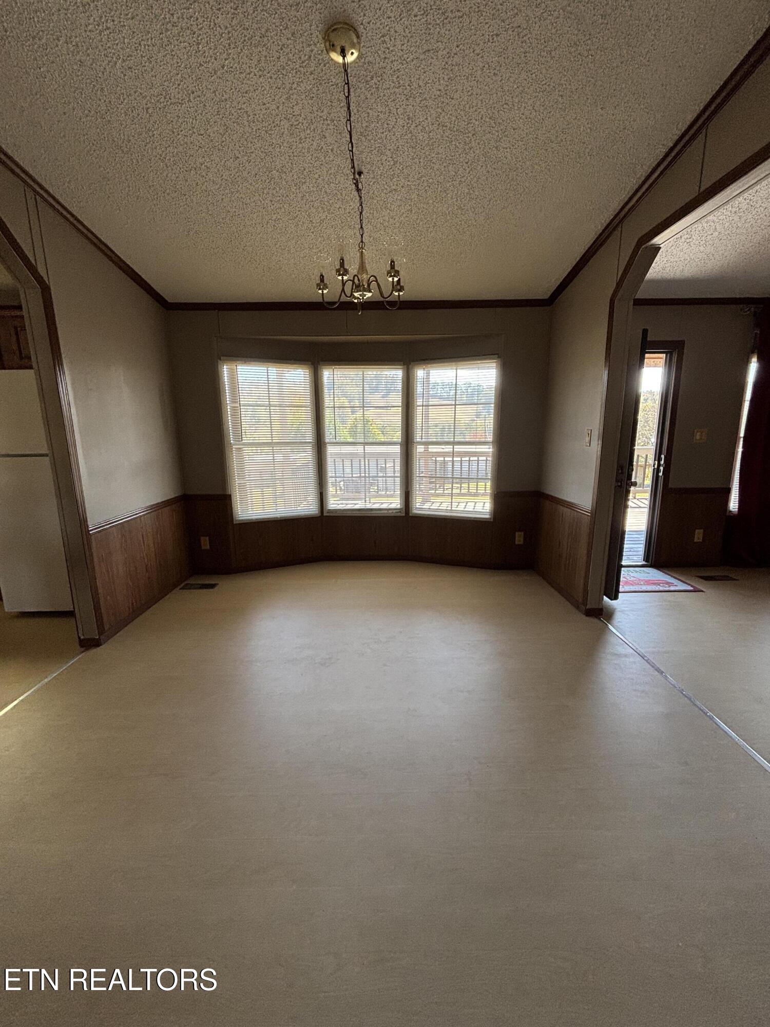 157 Russell Acres Speedwell TN 37870