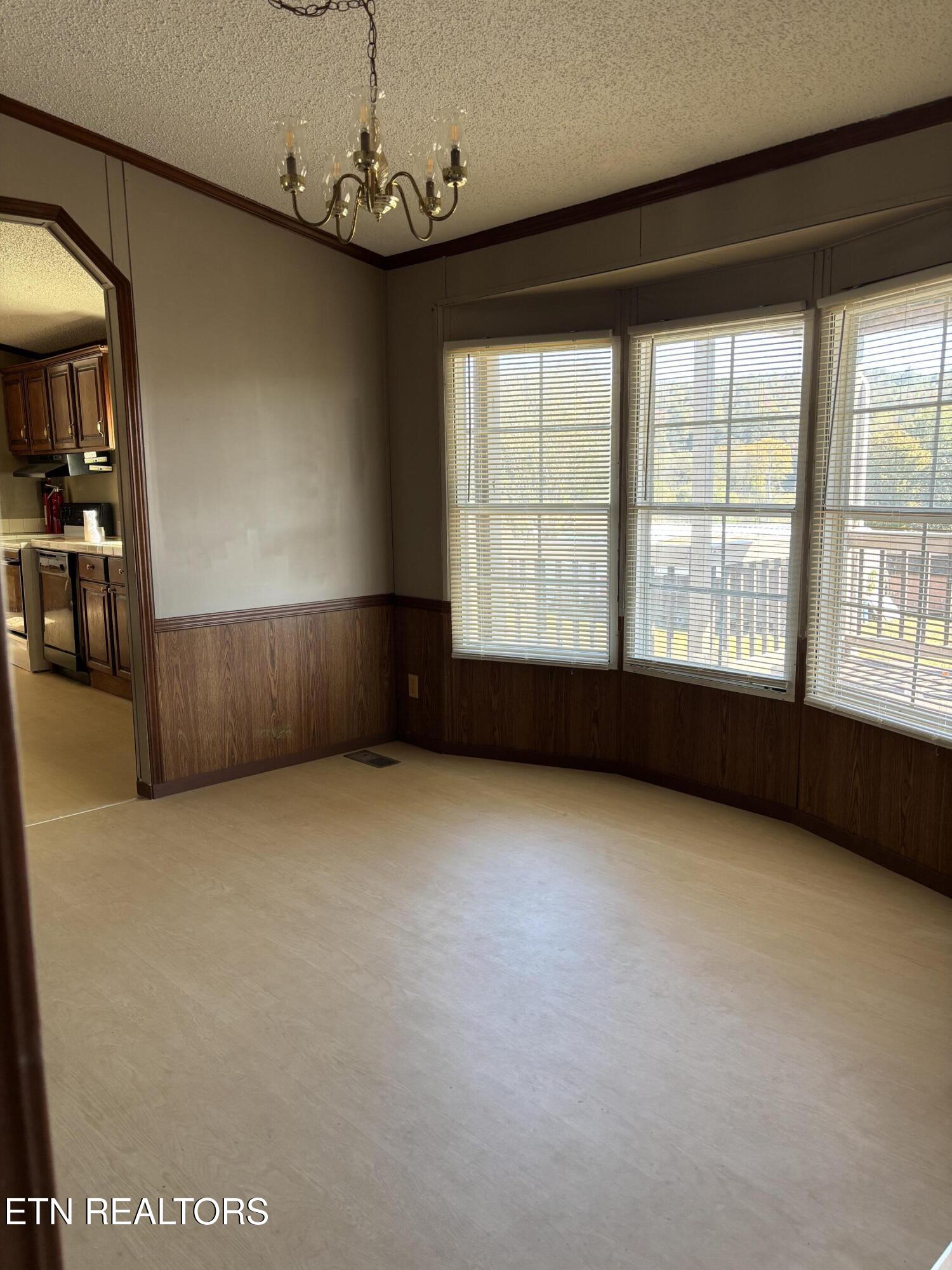 157 Russell Acres Speedwell TN 37870