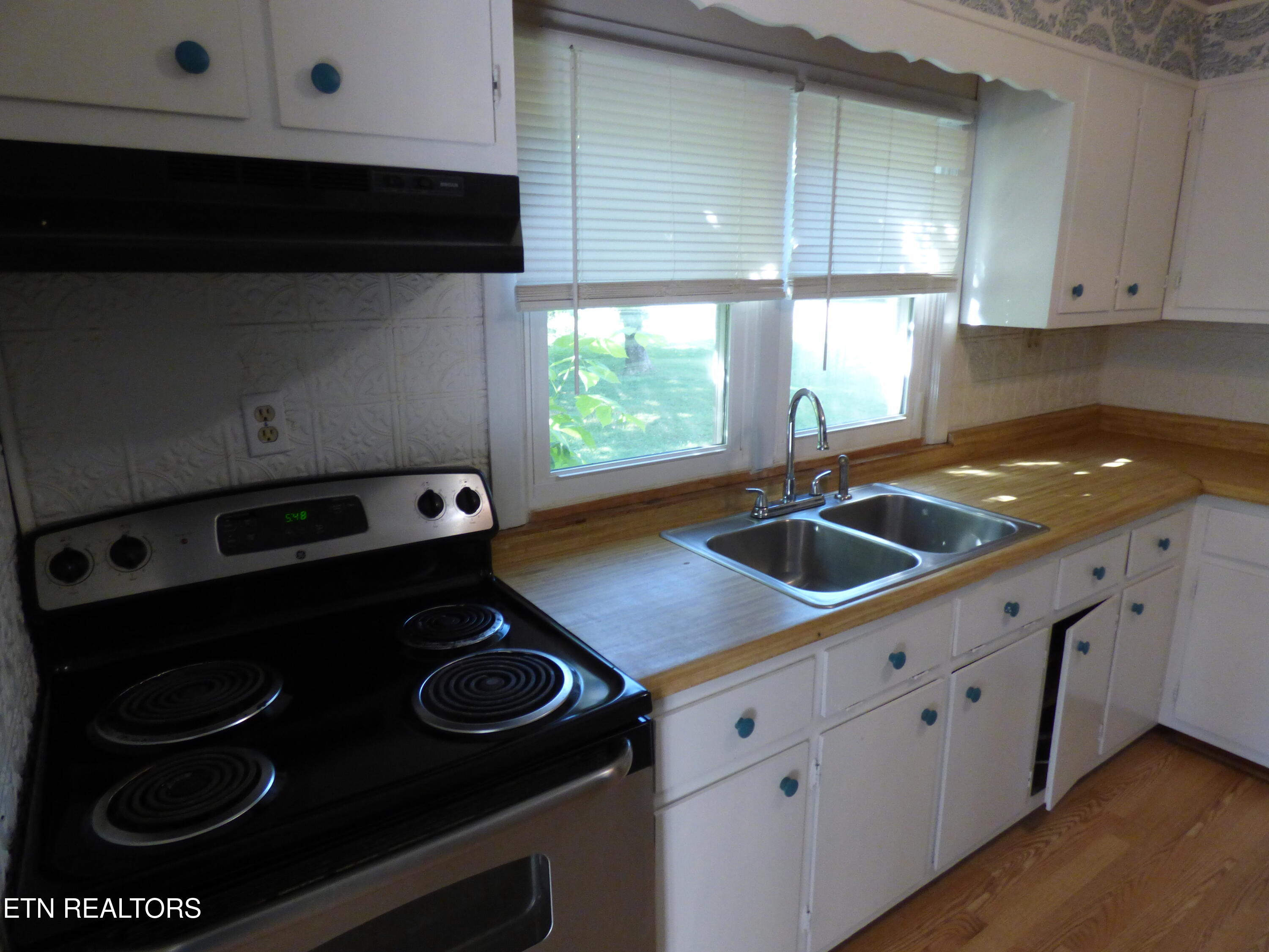 128 Harrison Avenue Crossville TN 38555