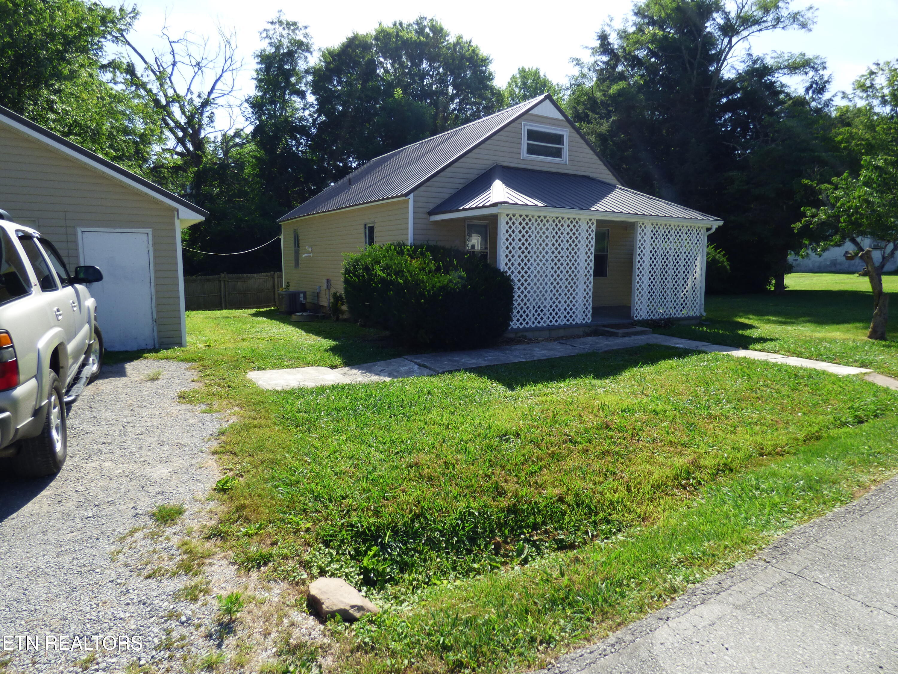 128 Harrison Avenue Crossville TN 38555
