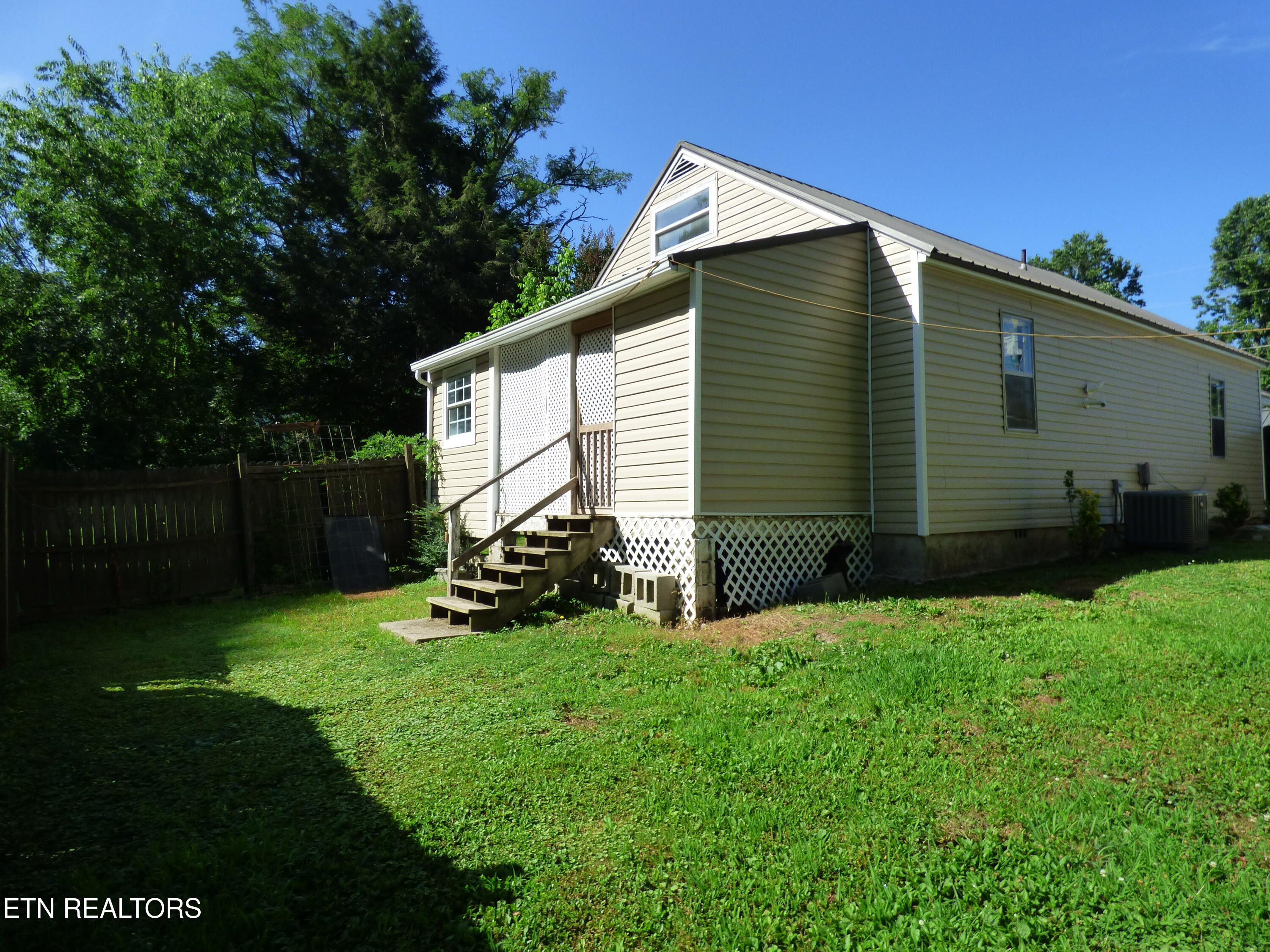 128 Harrison Avenue Crossville TN 38555