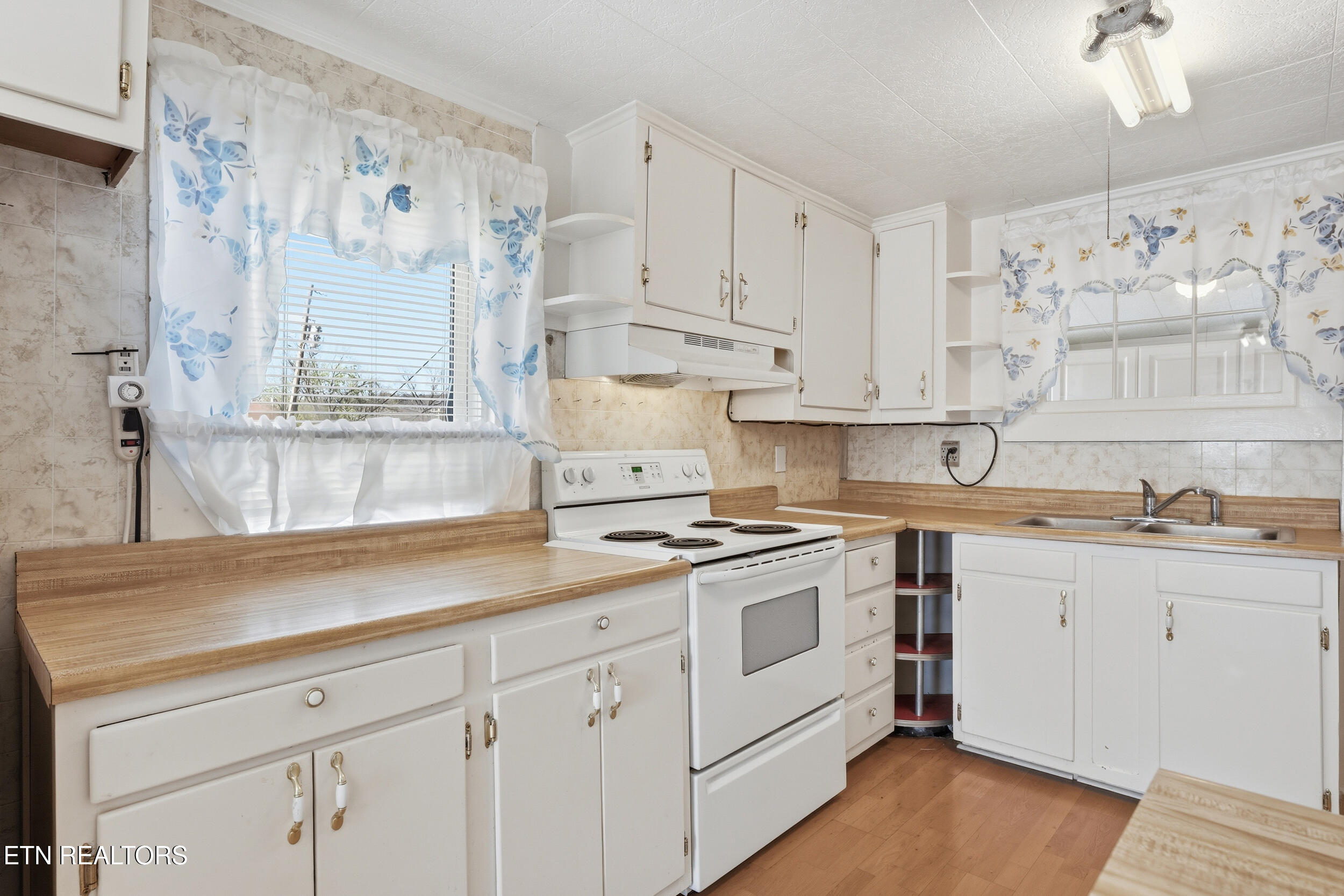 601 Kingston Street Lenoir City TN 37771