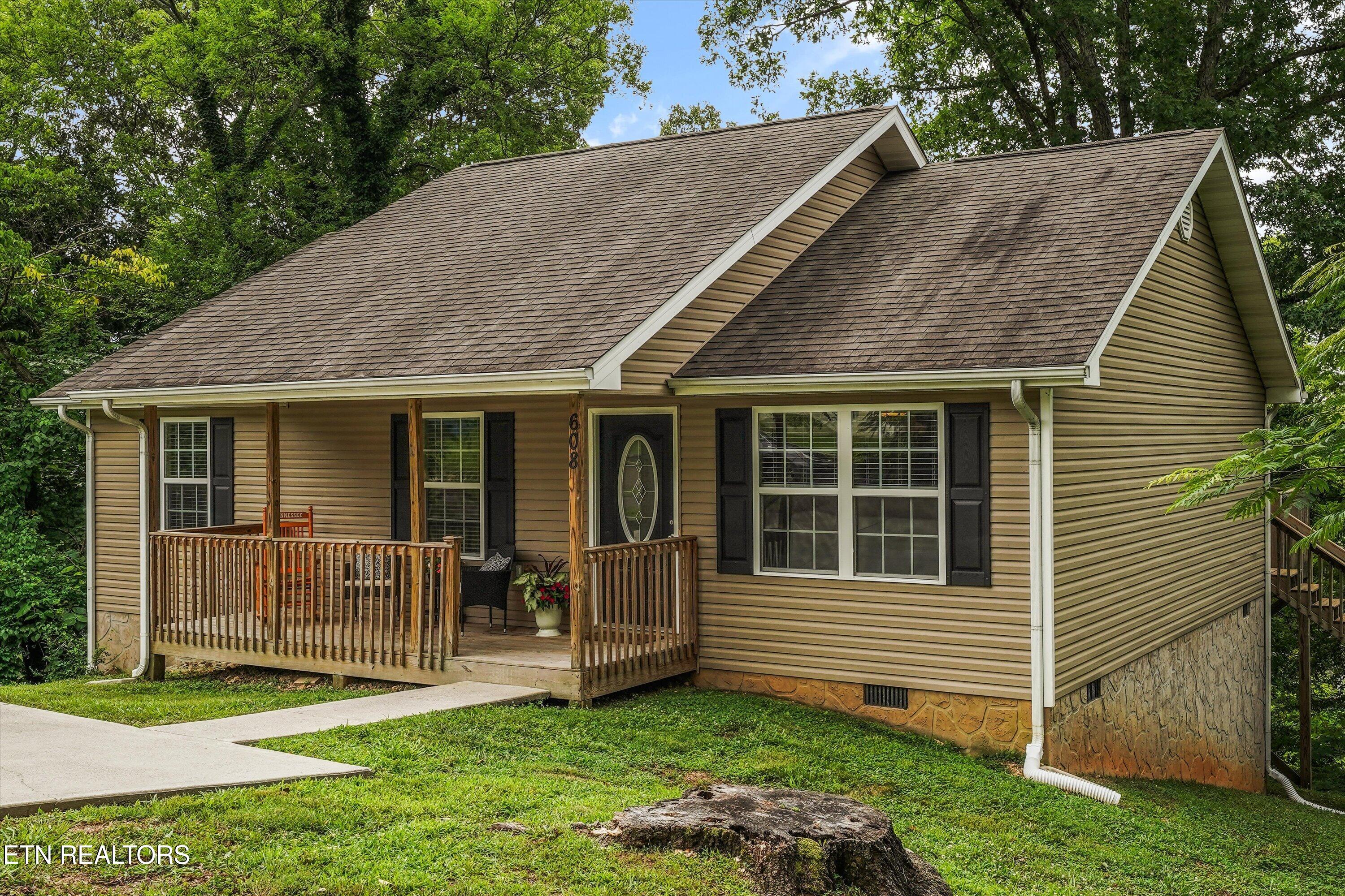 608 W 3rd Avenue Lenoir City TN 37771