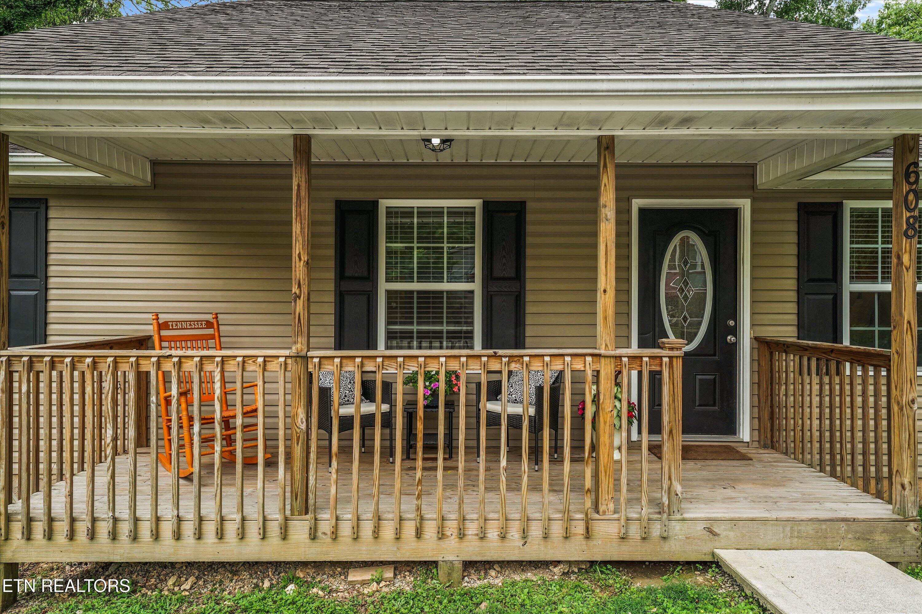 608 W 3rd Avenue Lenoir City TN 37771