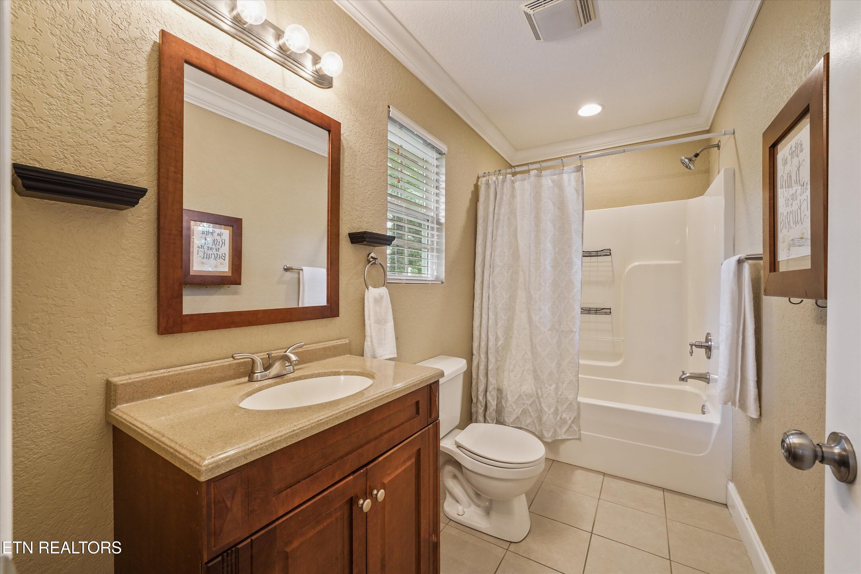 608 W 3rd Avenue Lenoir City TN 37771