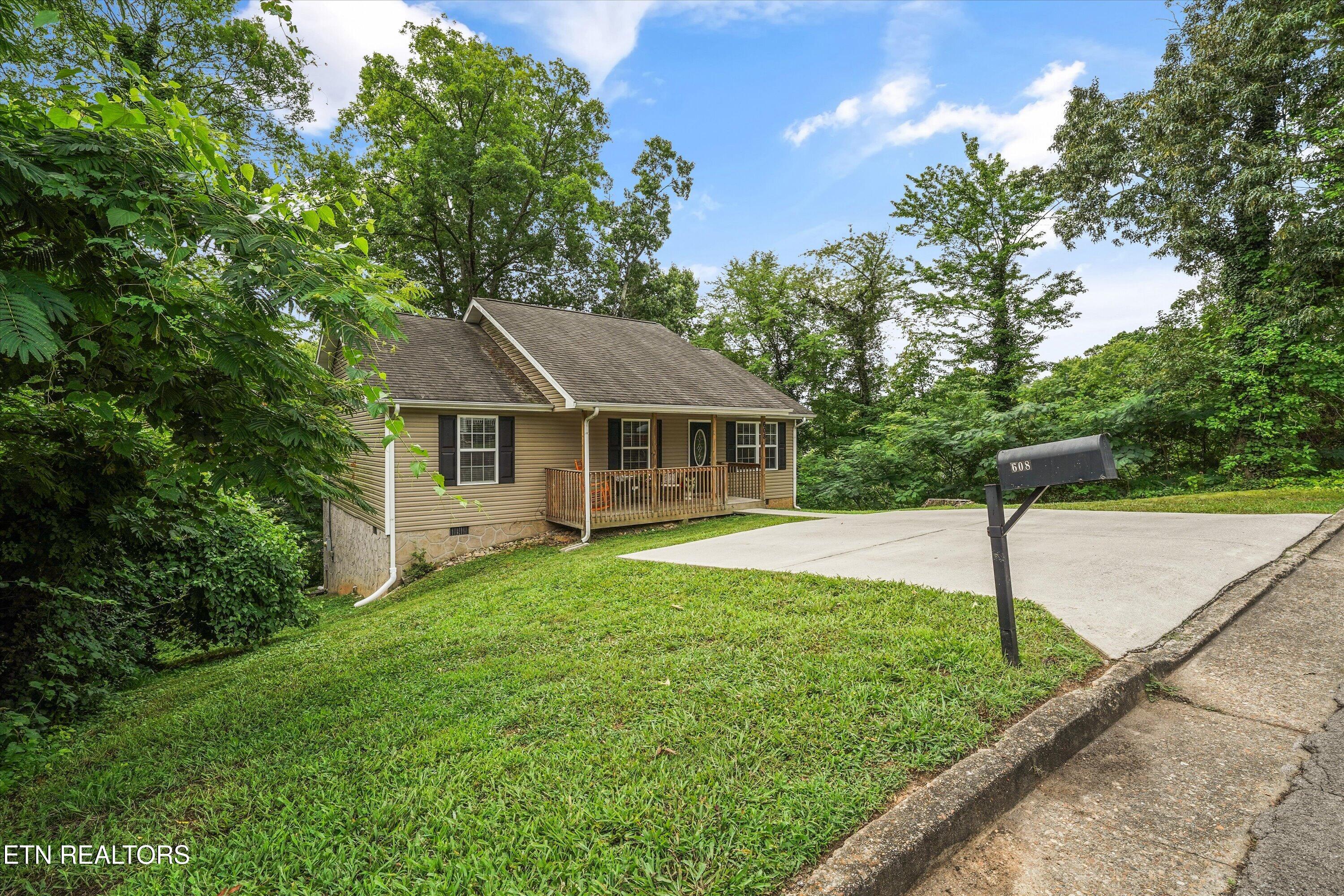 608 W 3rd Avenue Lenoir City TN 37771