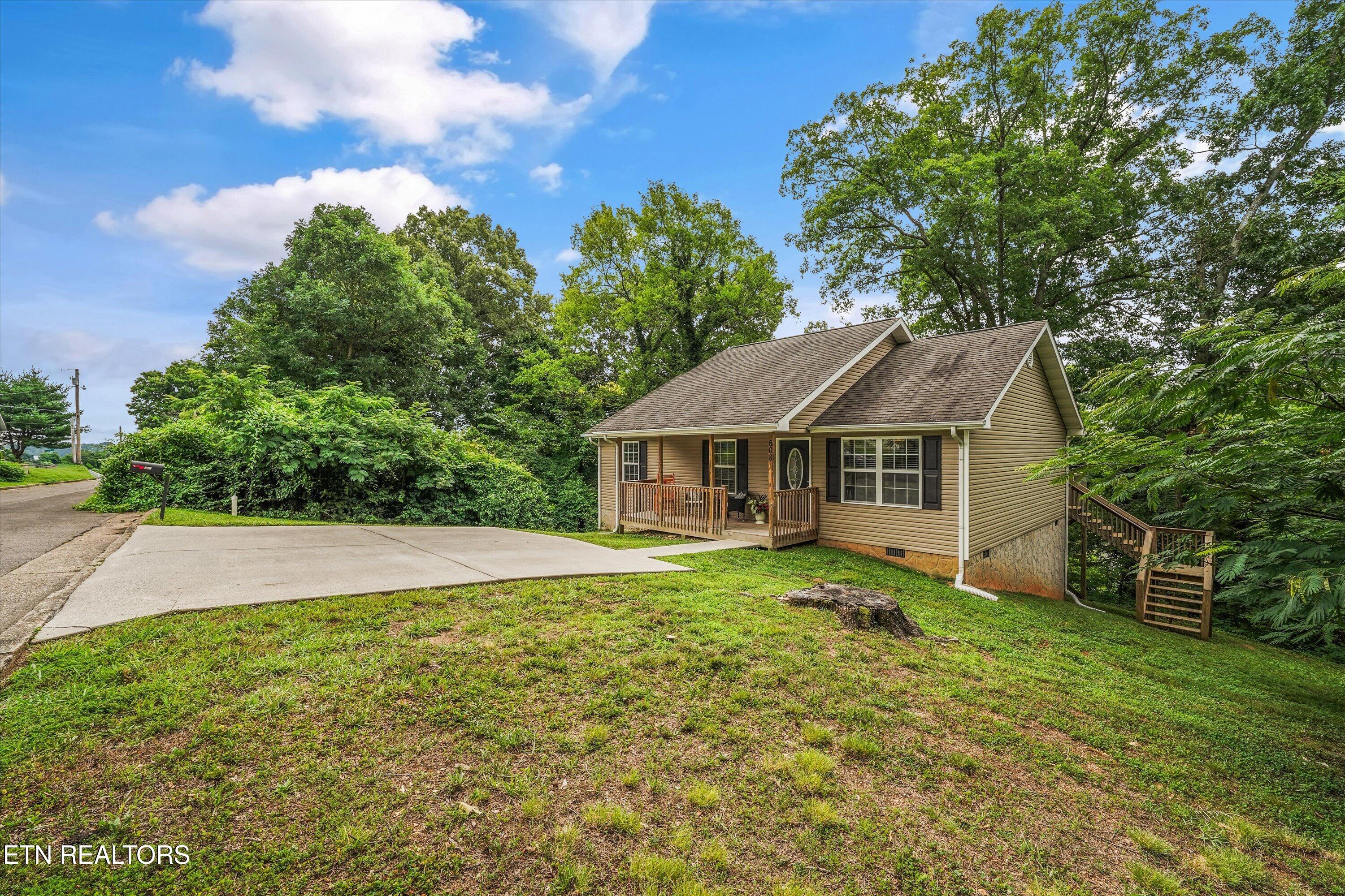 608 W 3rd Avenue Lenoir City TN 37771
