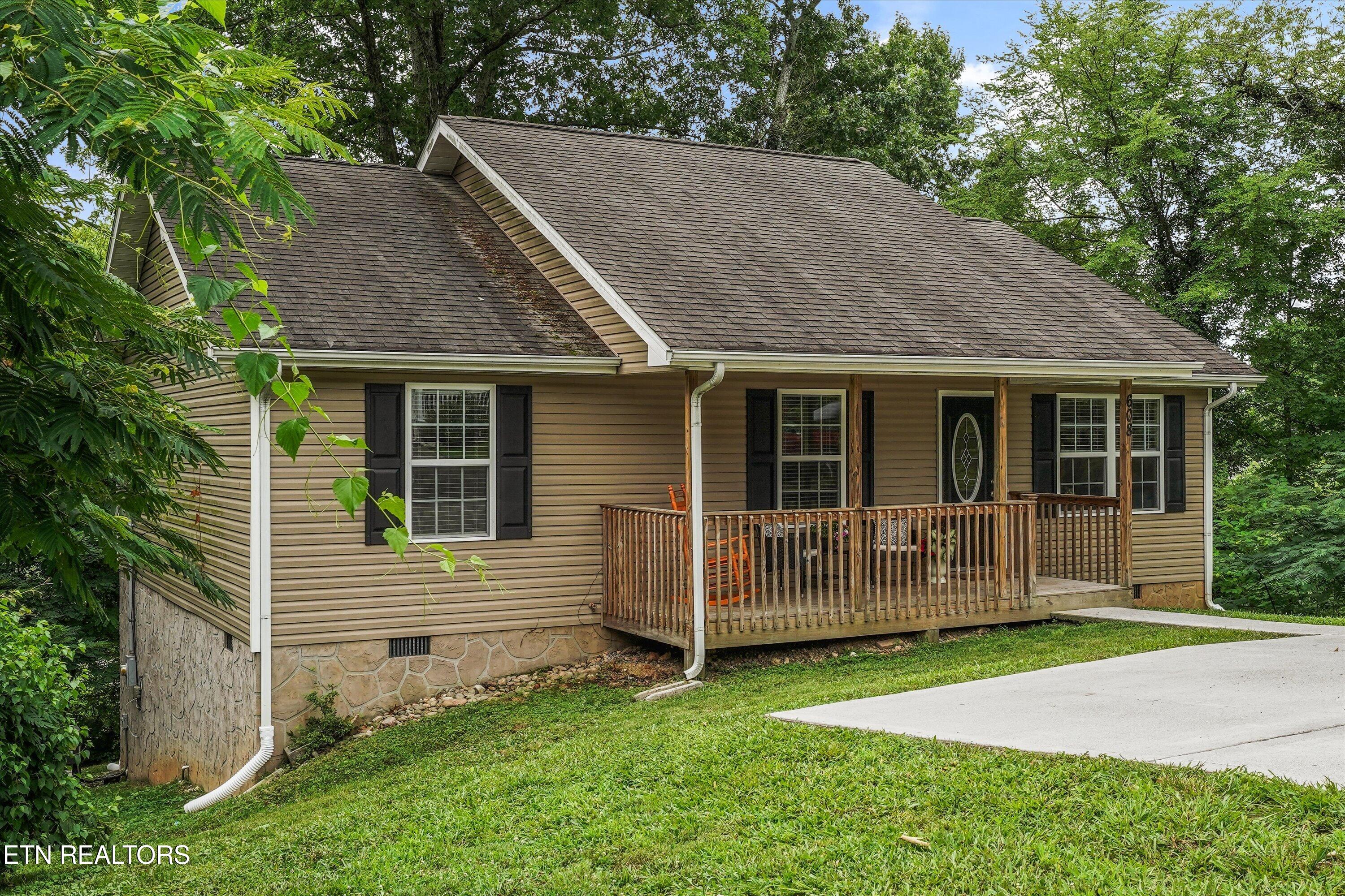 608 W 3rd Avenue Lenoir City TN 37771
