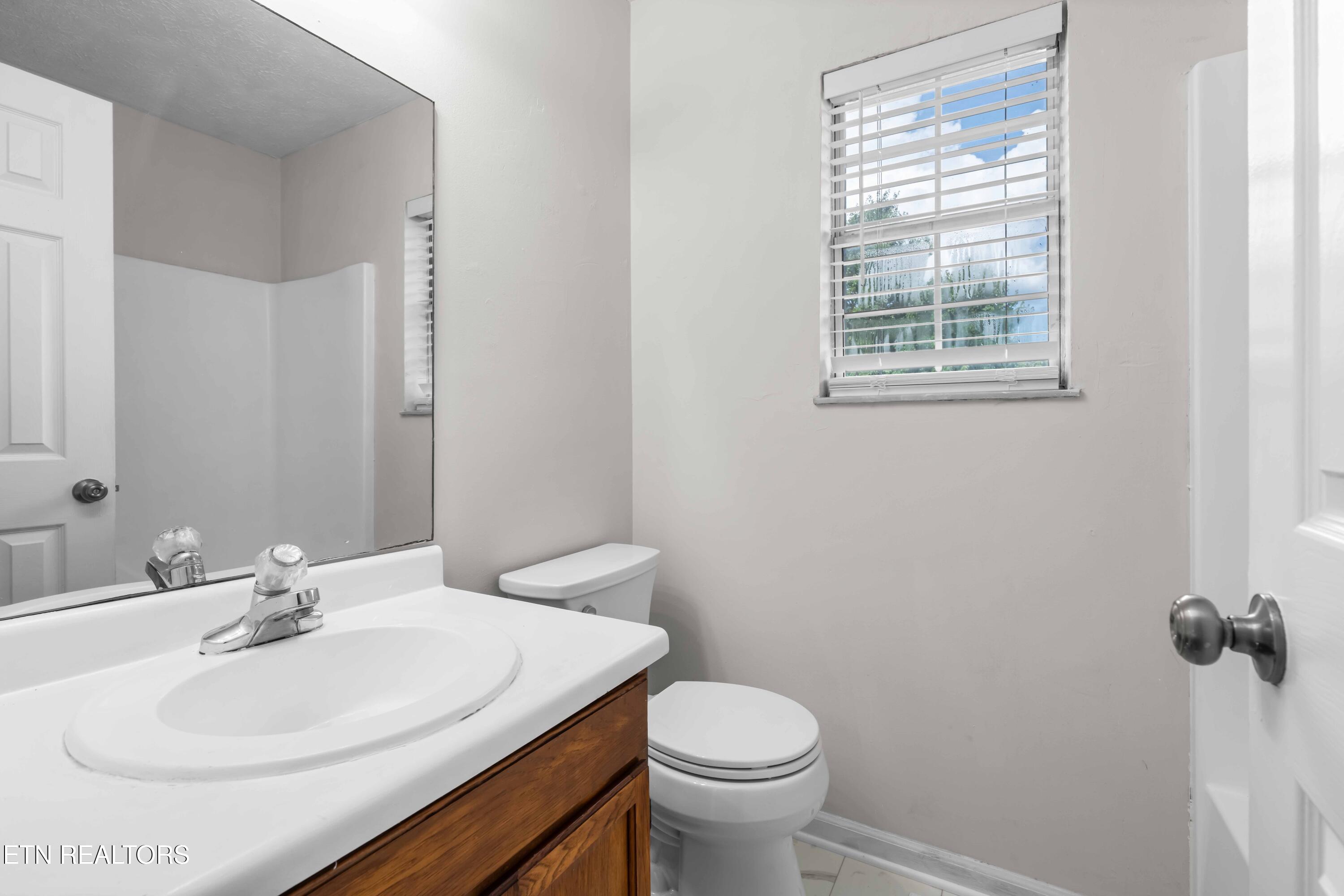 2004 Hyde Park Lane Knoxville TN 37921