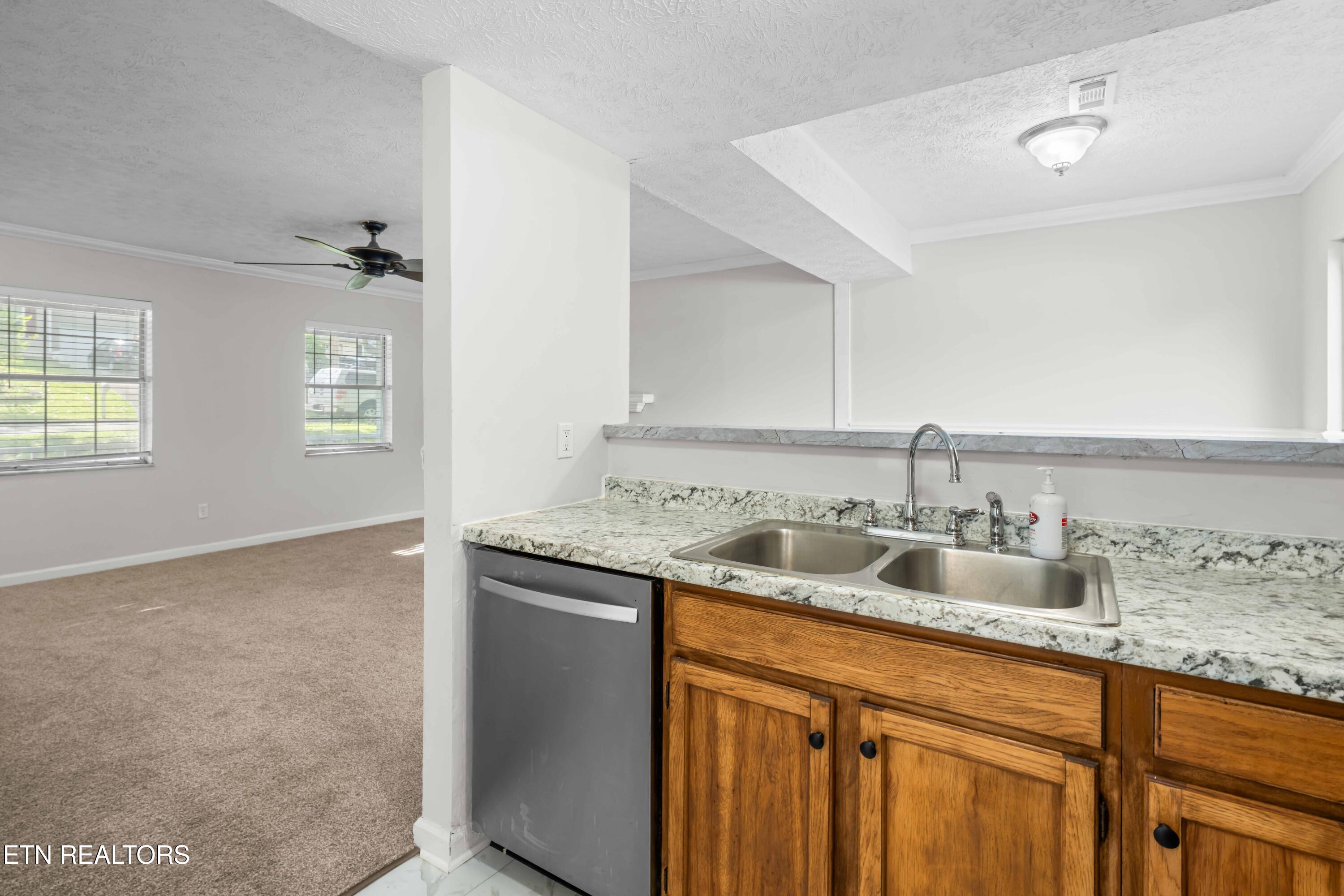 2004 Hyde Park Lane Knoxville TN 37921