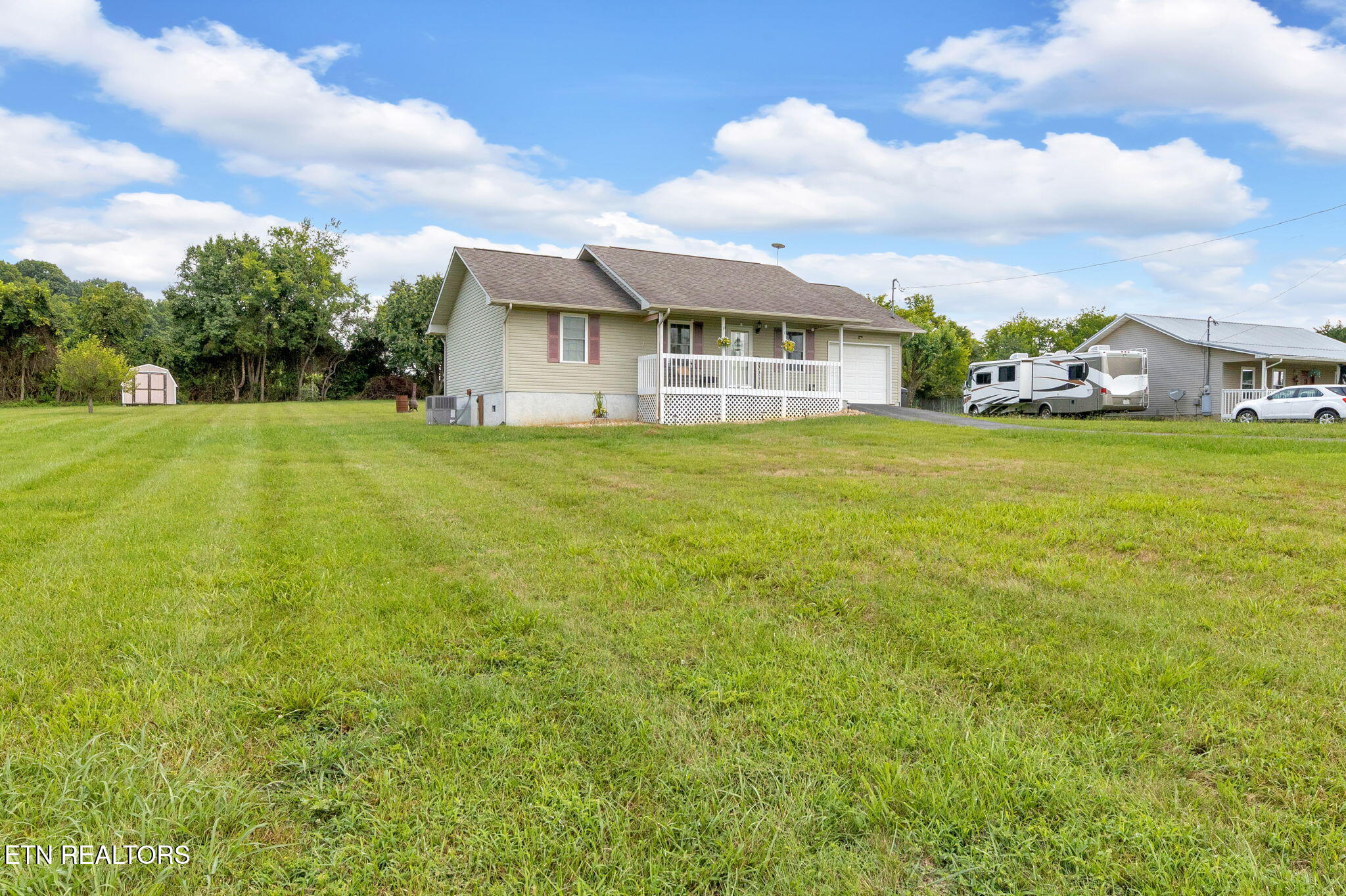 661 Ross Drive Dandridge TN 37725