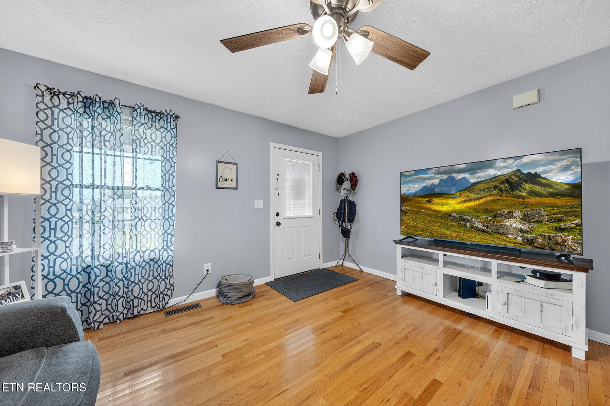 661 Ross Drive Dandridge TN 37725