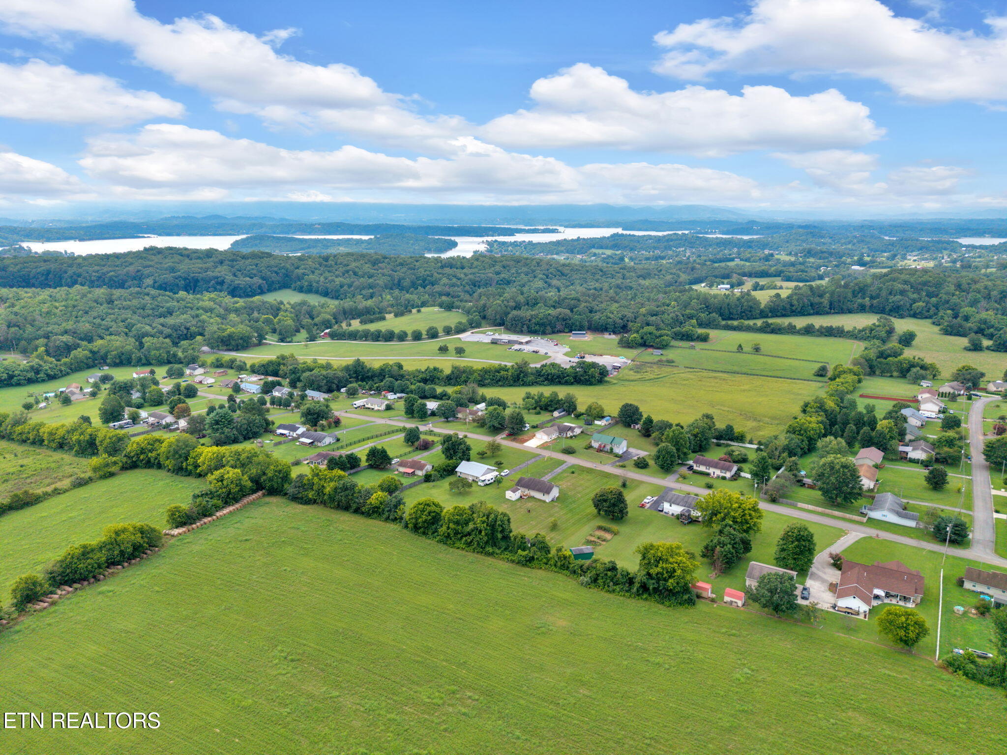 661 Ross Drive Dandridge TN 37725