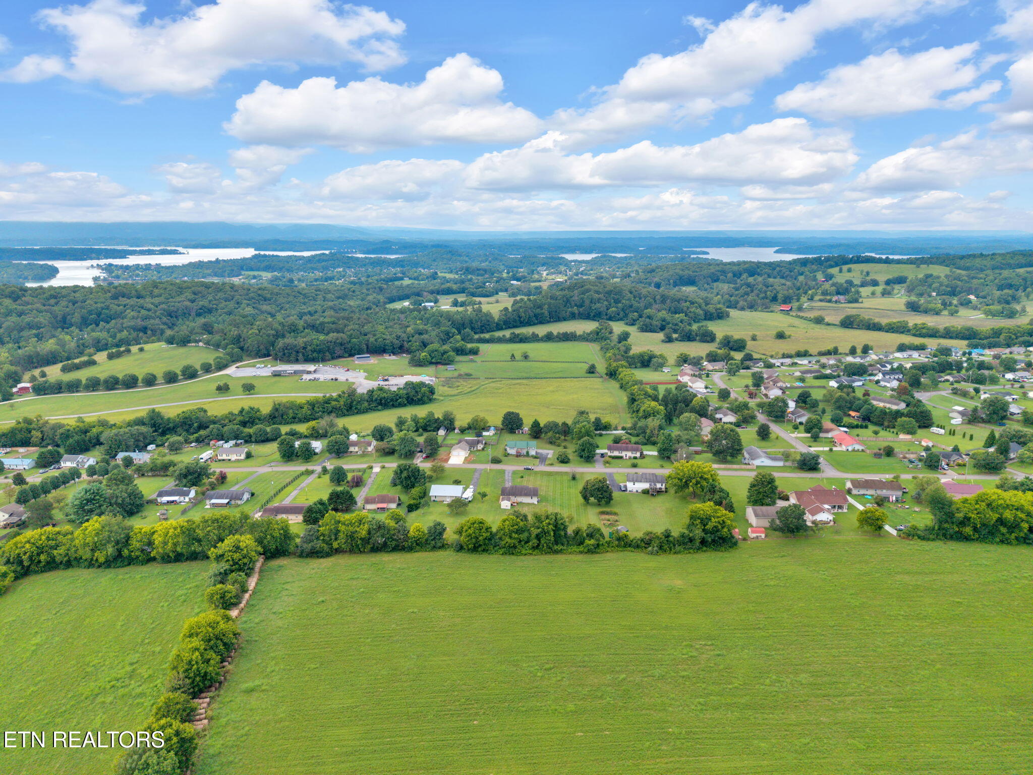 661 Ross Drive Dandridge TN 37725