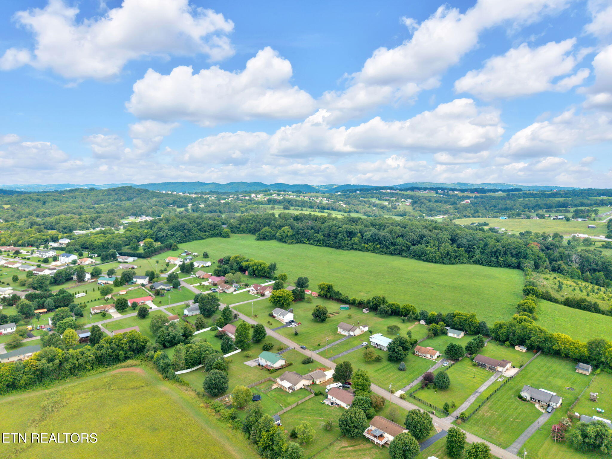 661 Ross Drive Dandridge TN 37725