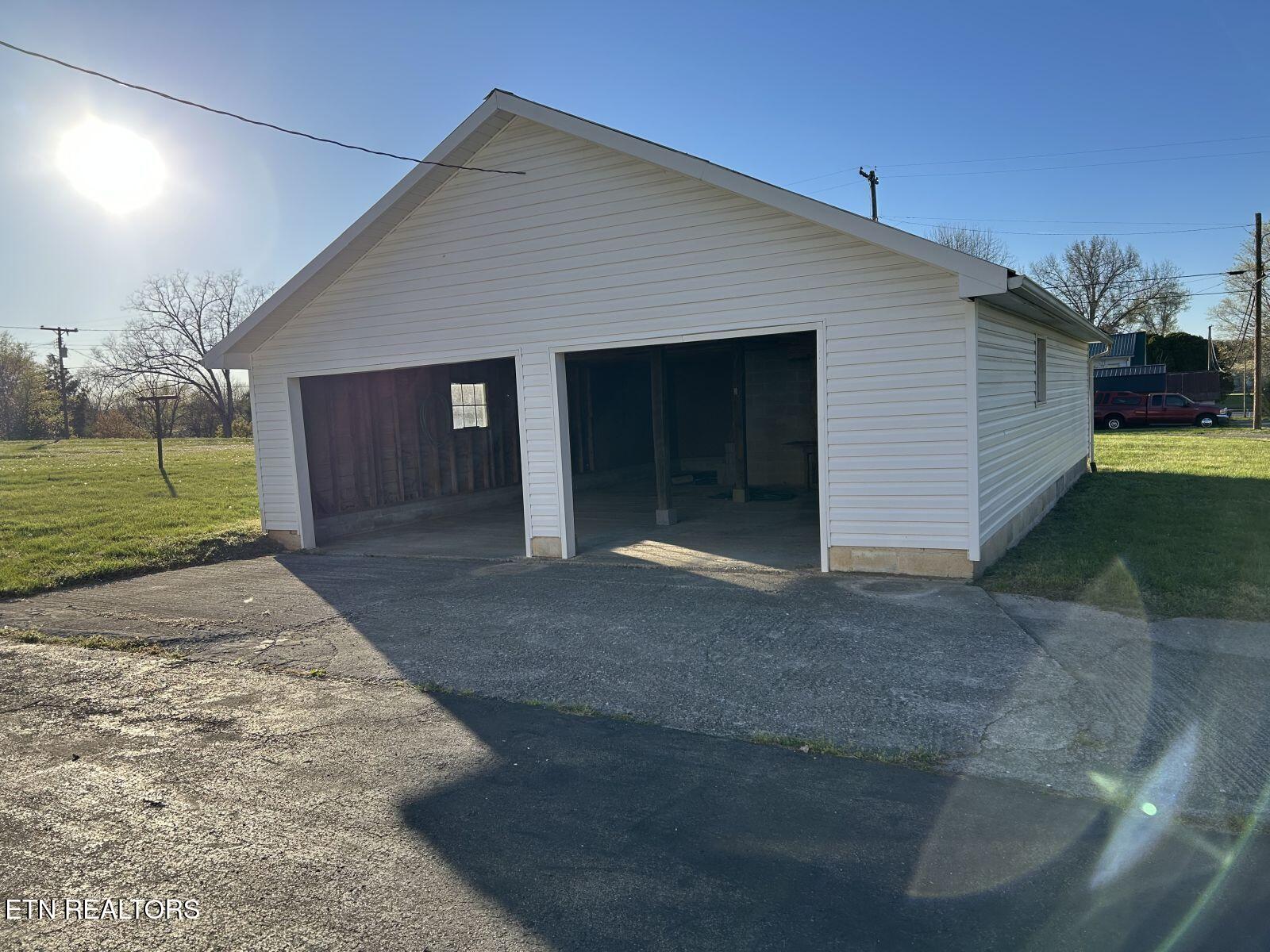 10 E Farrell Street Niota TN 37826